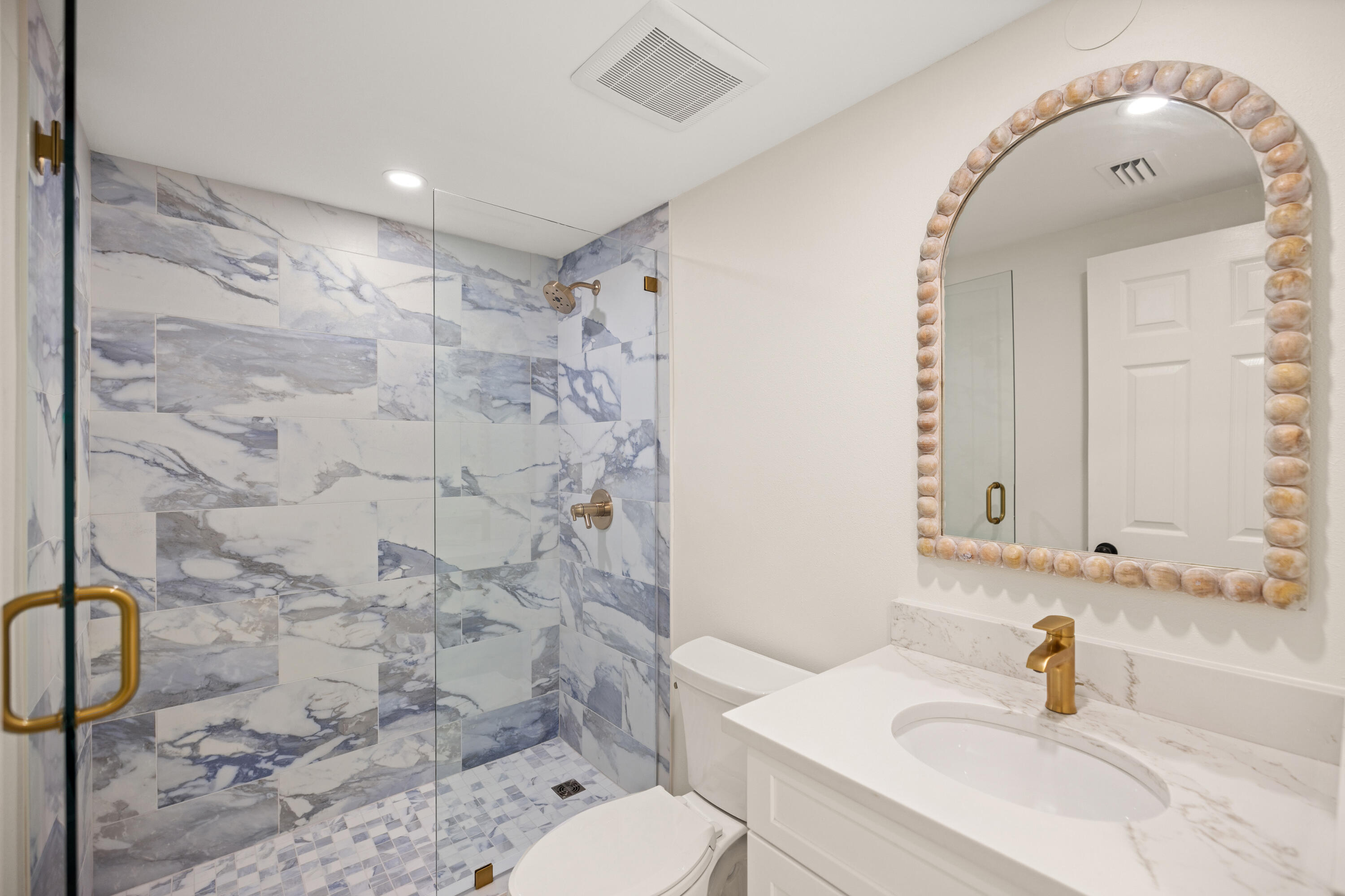 JADE EAST TOWERS CONDO - Residential