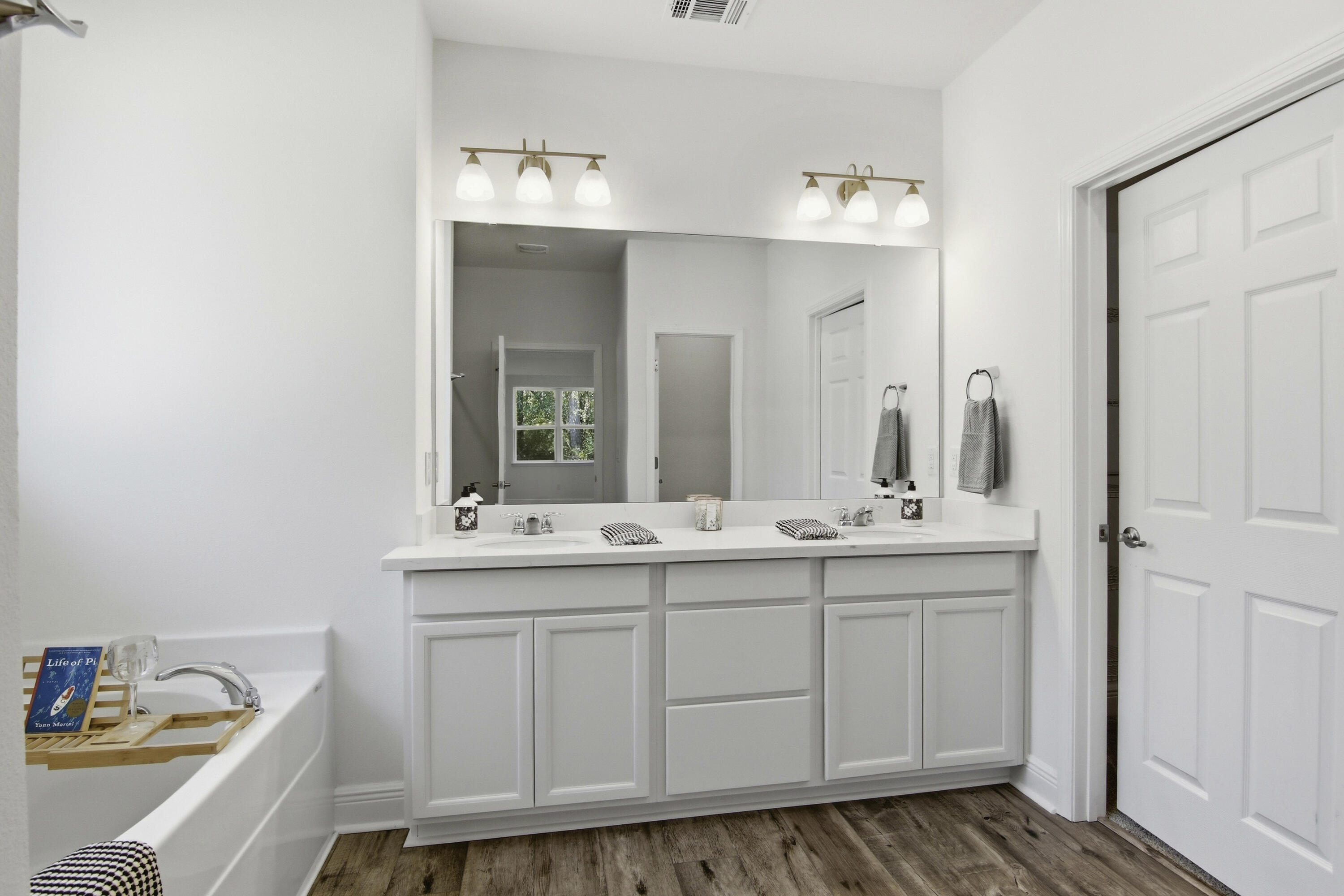 HAMMOCK BAY - Residential