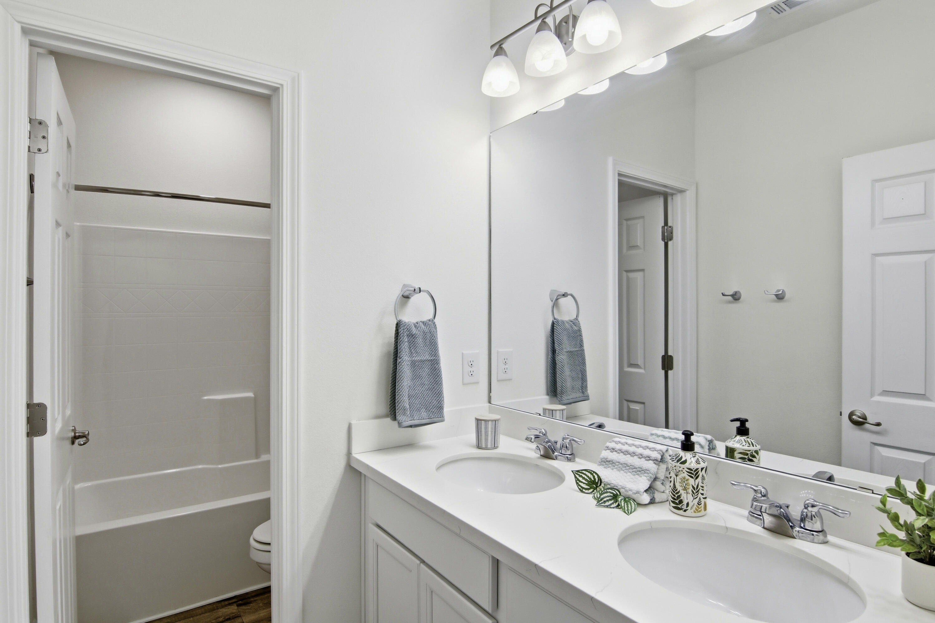 HAMMOCK BAY - Residential