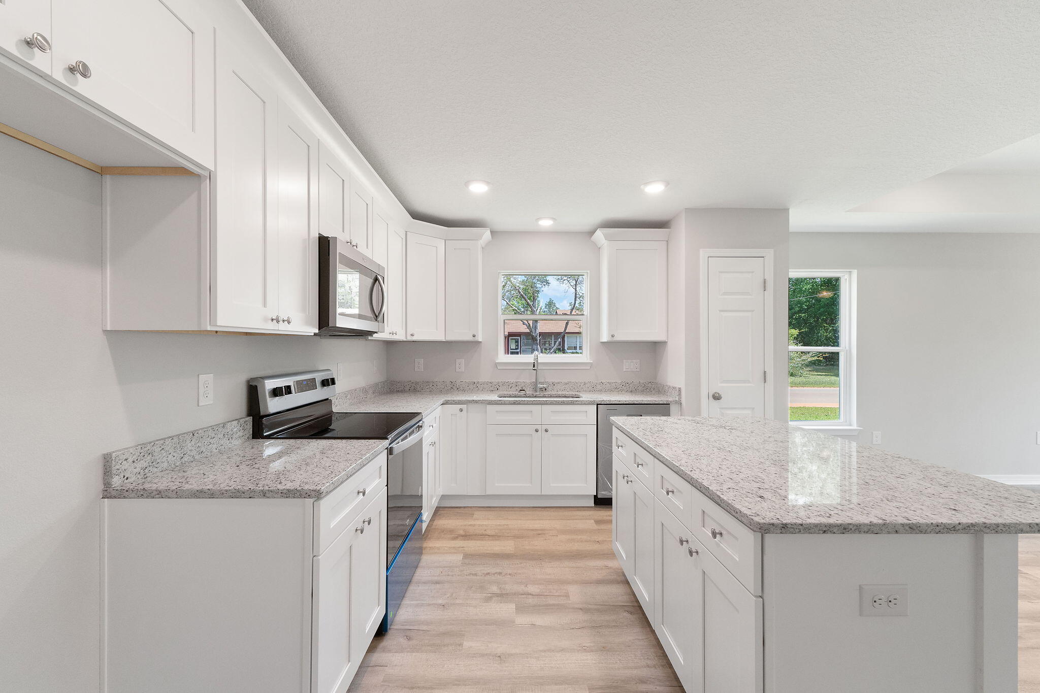 AVALON BEACH - Residential