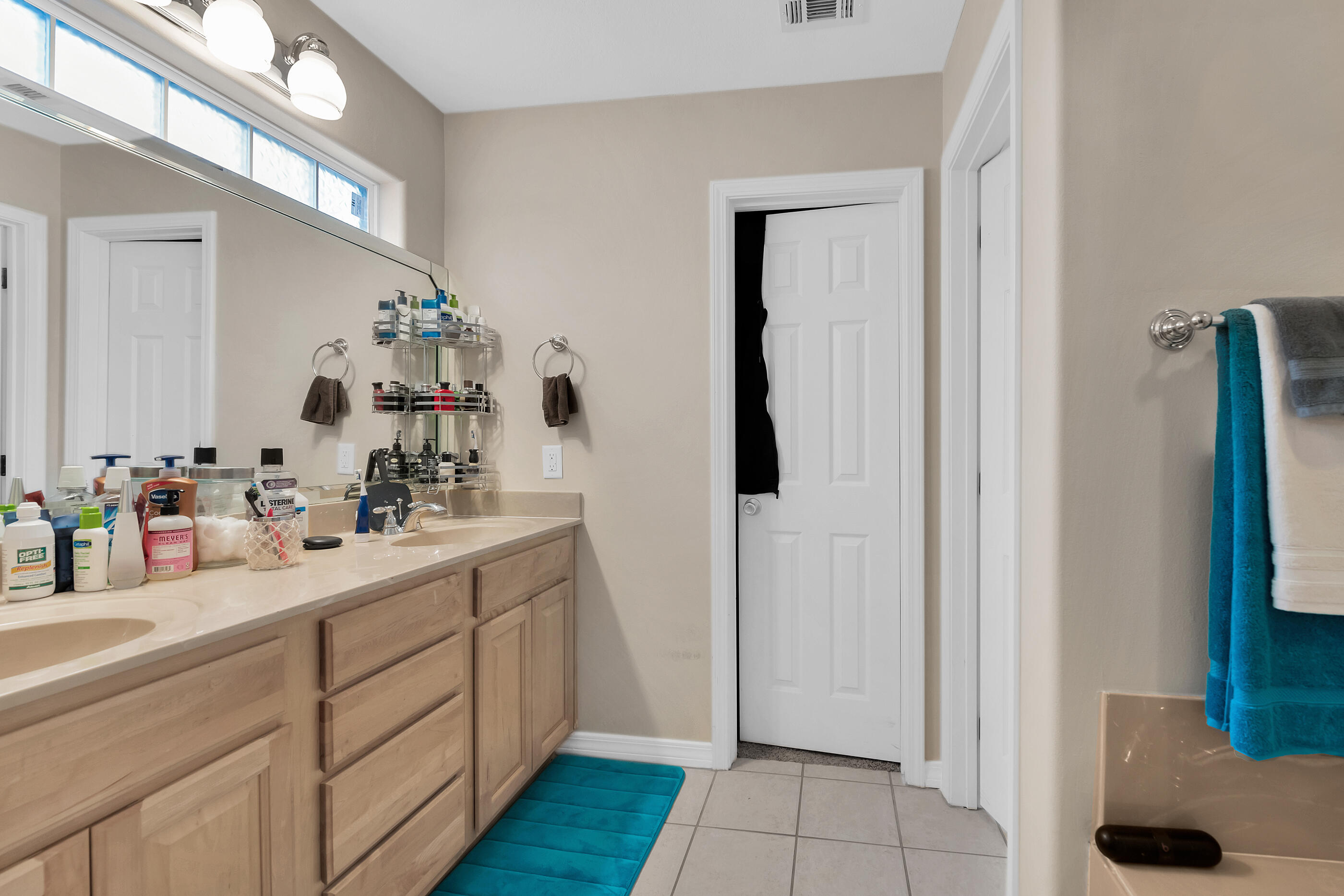 SUMMER PLACE - Residential Lease