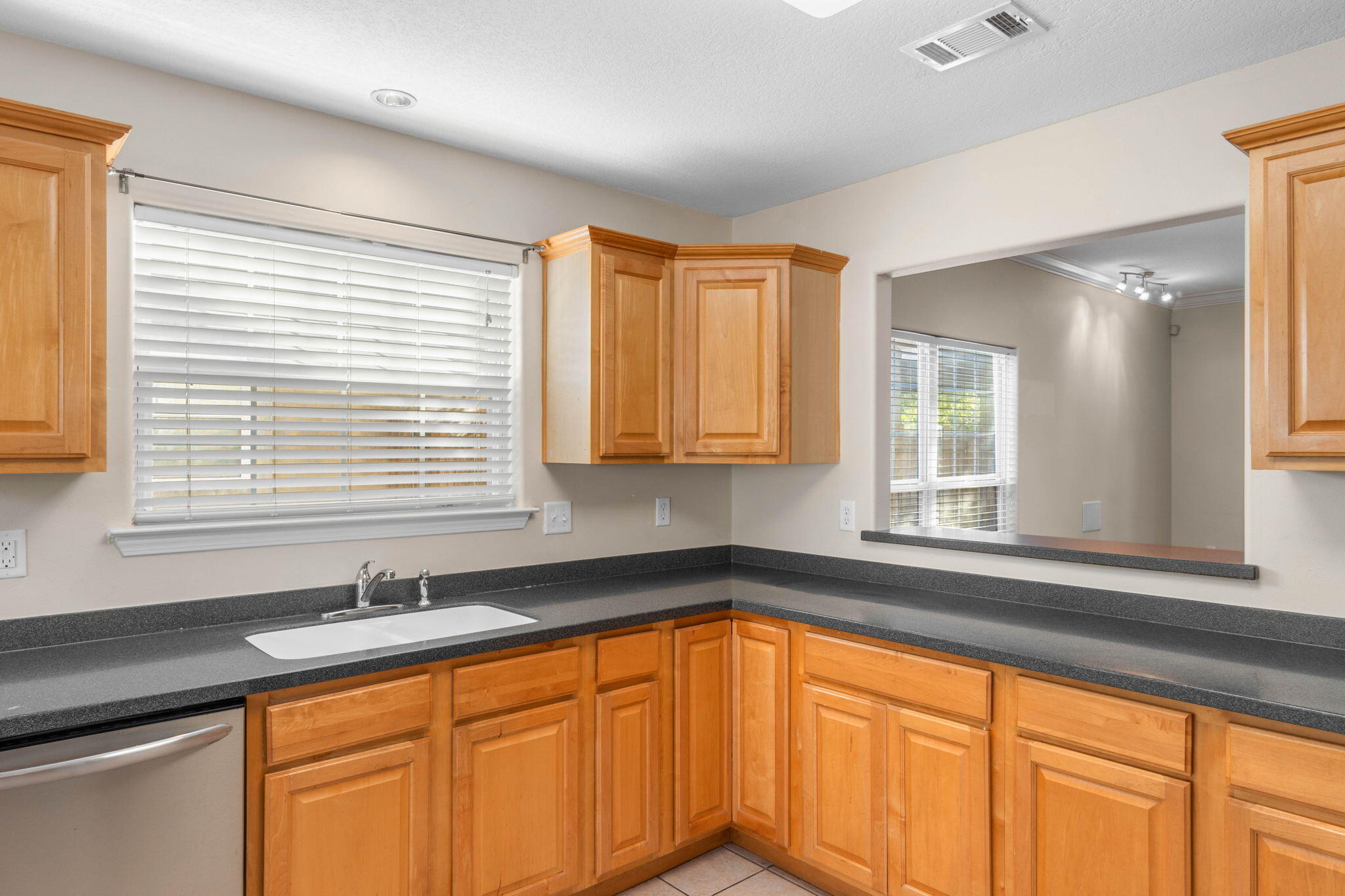 SUMMER PLACE - Residential Lease