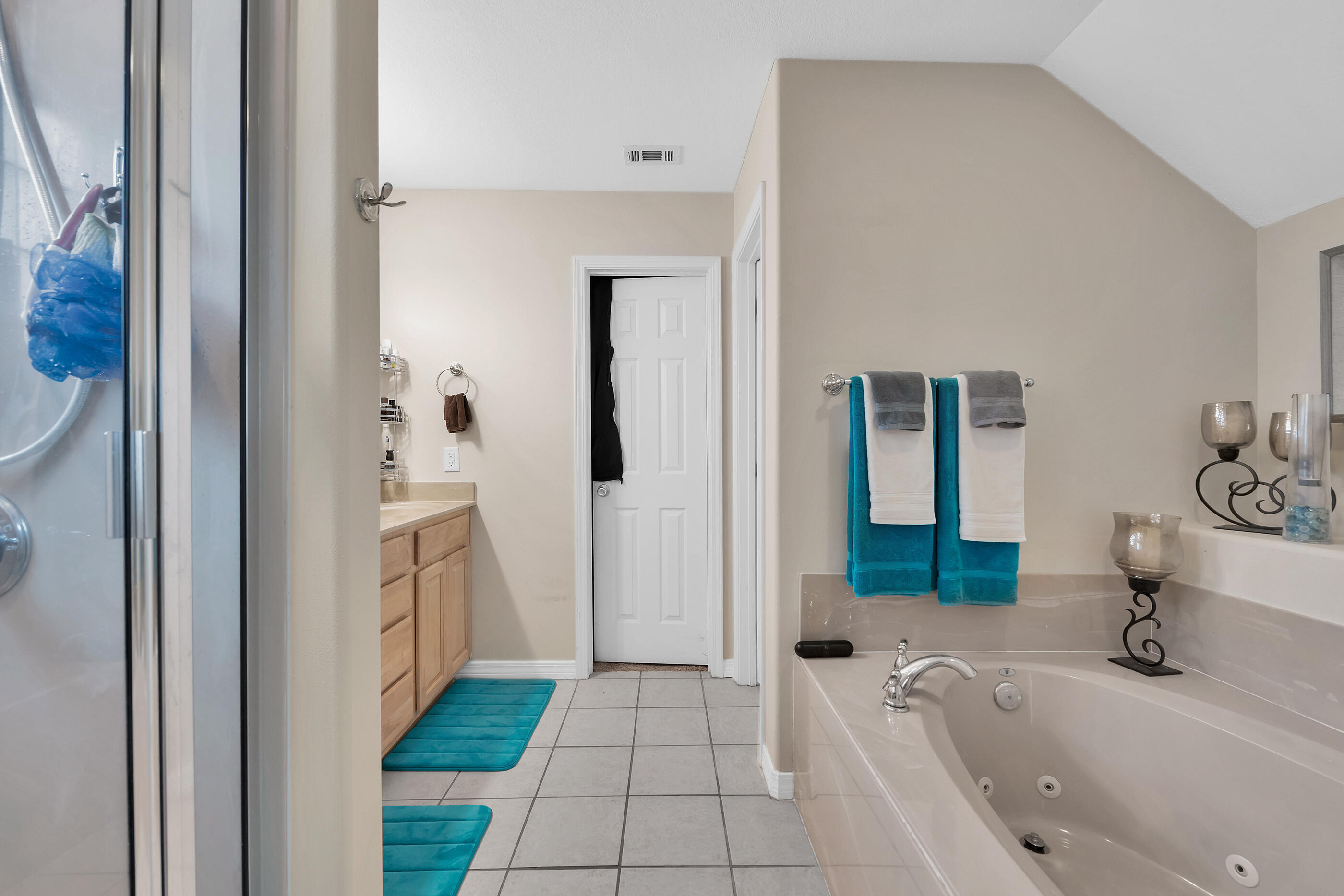 SUMMER PLACE - Residential Lease