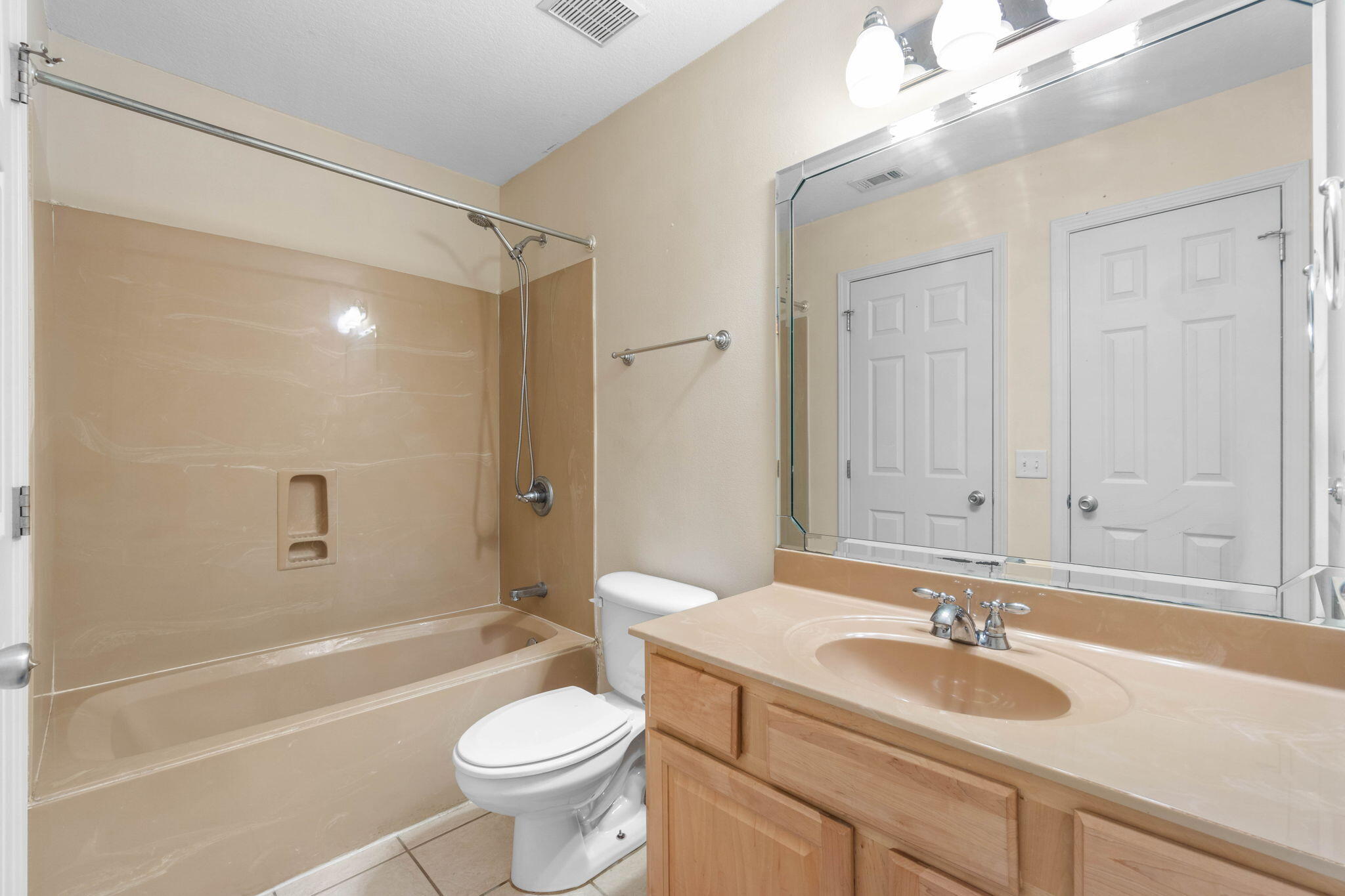 SUMMER PLACE - Residential Lease