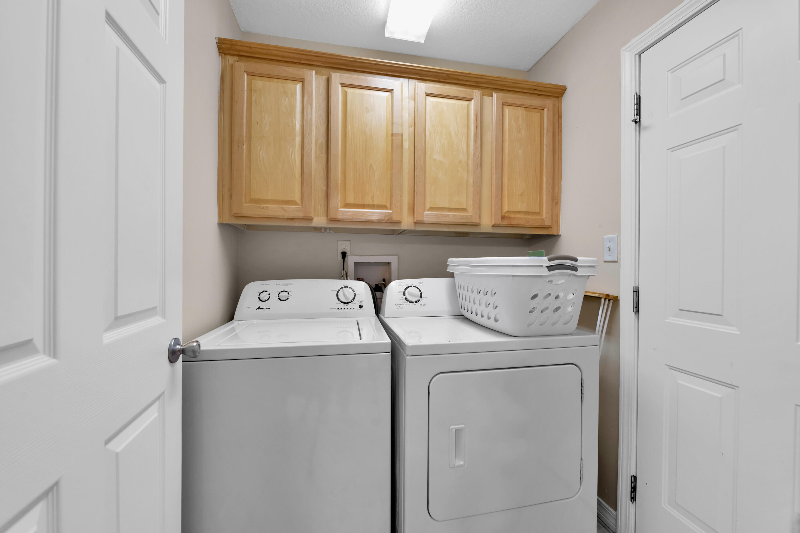SUMMER PLACE - Residential Lease