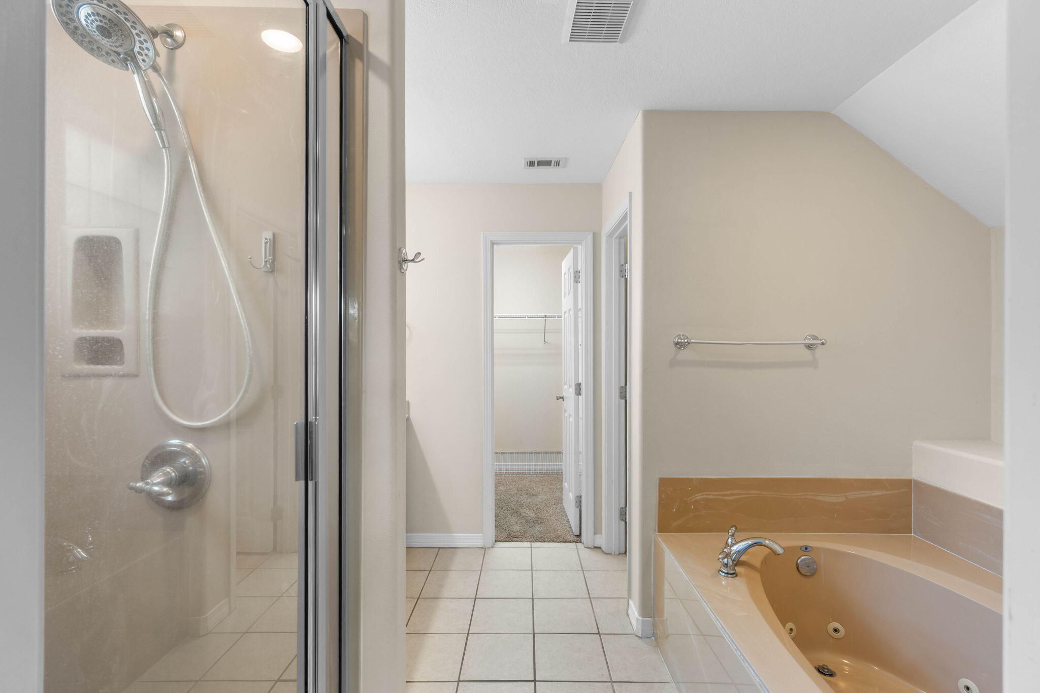 SUMMER PLACE - Residential Lease