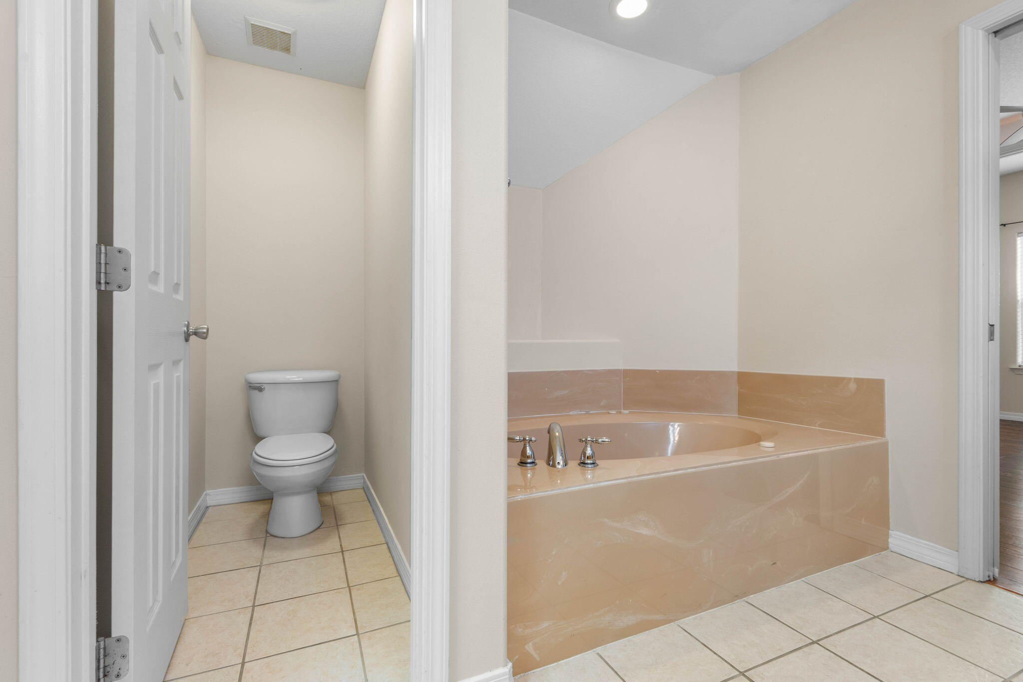 SUMMER PLACE - Residential Lease