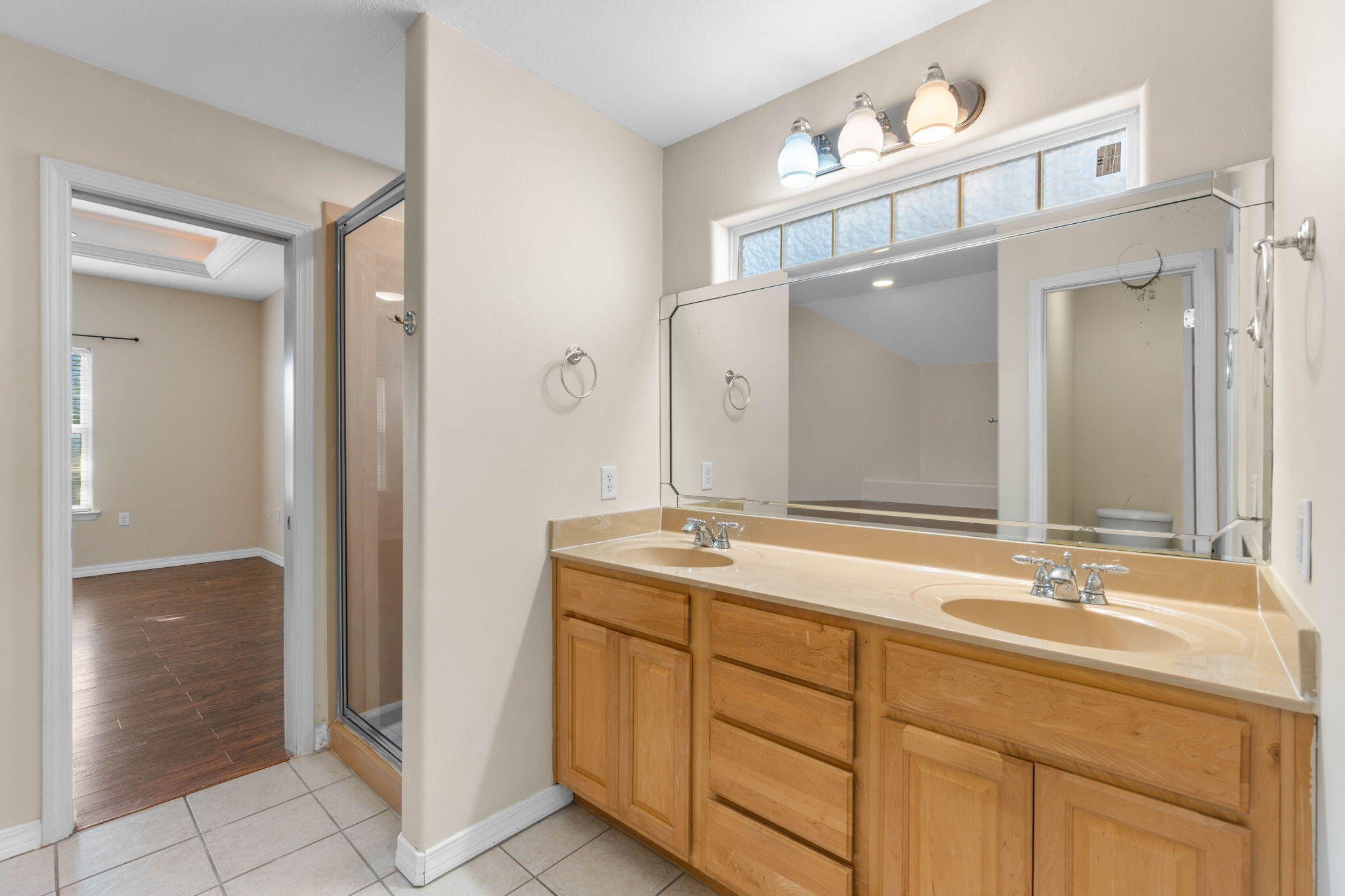 SUMMER PLACE - Residential Lease