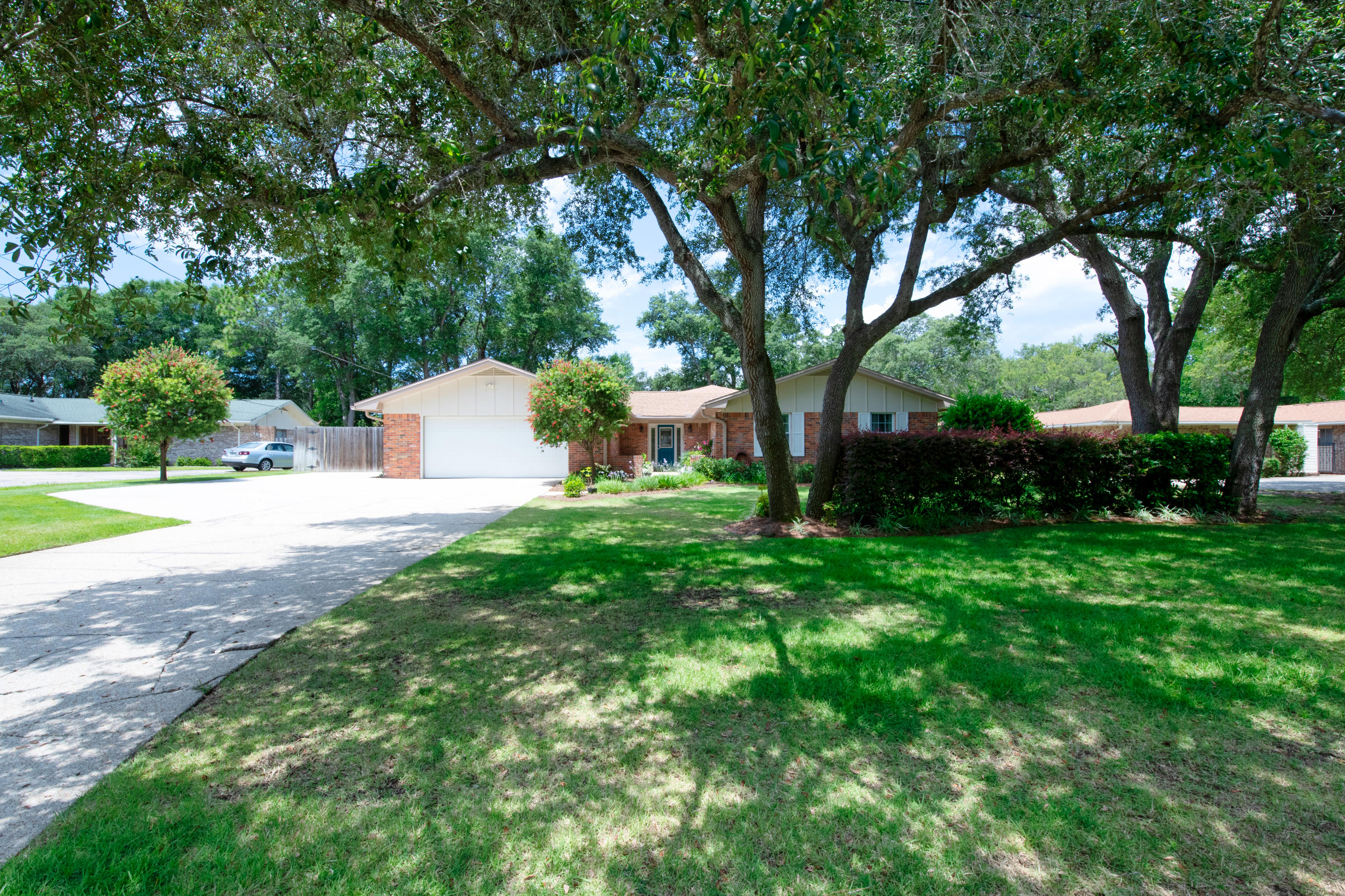 LAKE LORRAINE ESTATES 1 - Residential