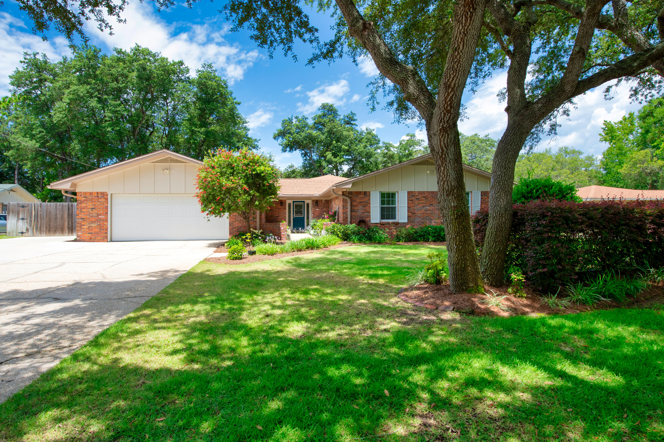 LAKE LORRAINE ESTATES 1 - Residential