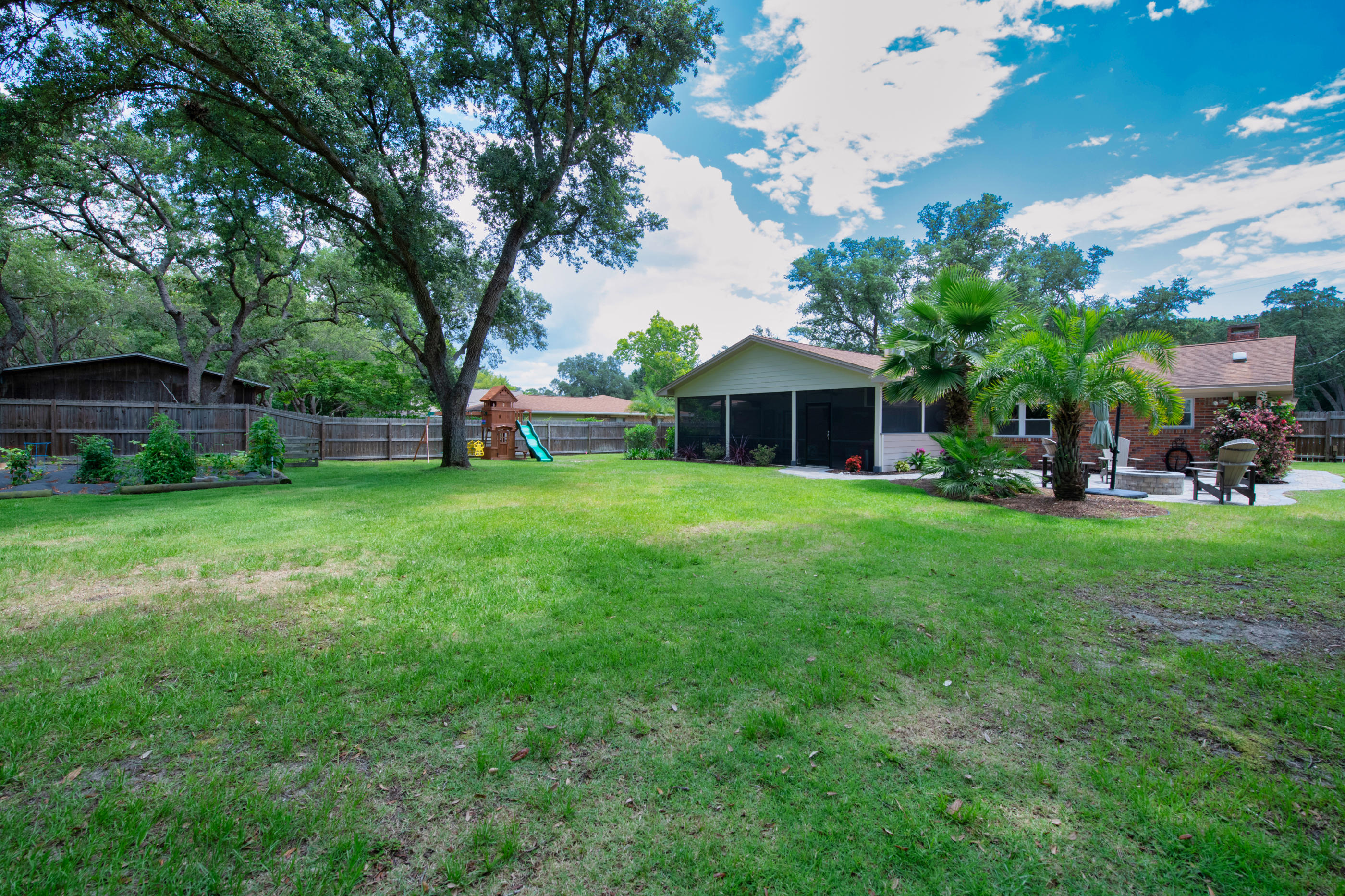 LAKE LORRAINE ESTATES 1 - Residential