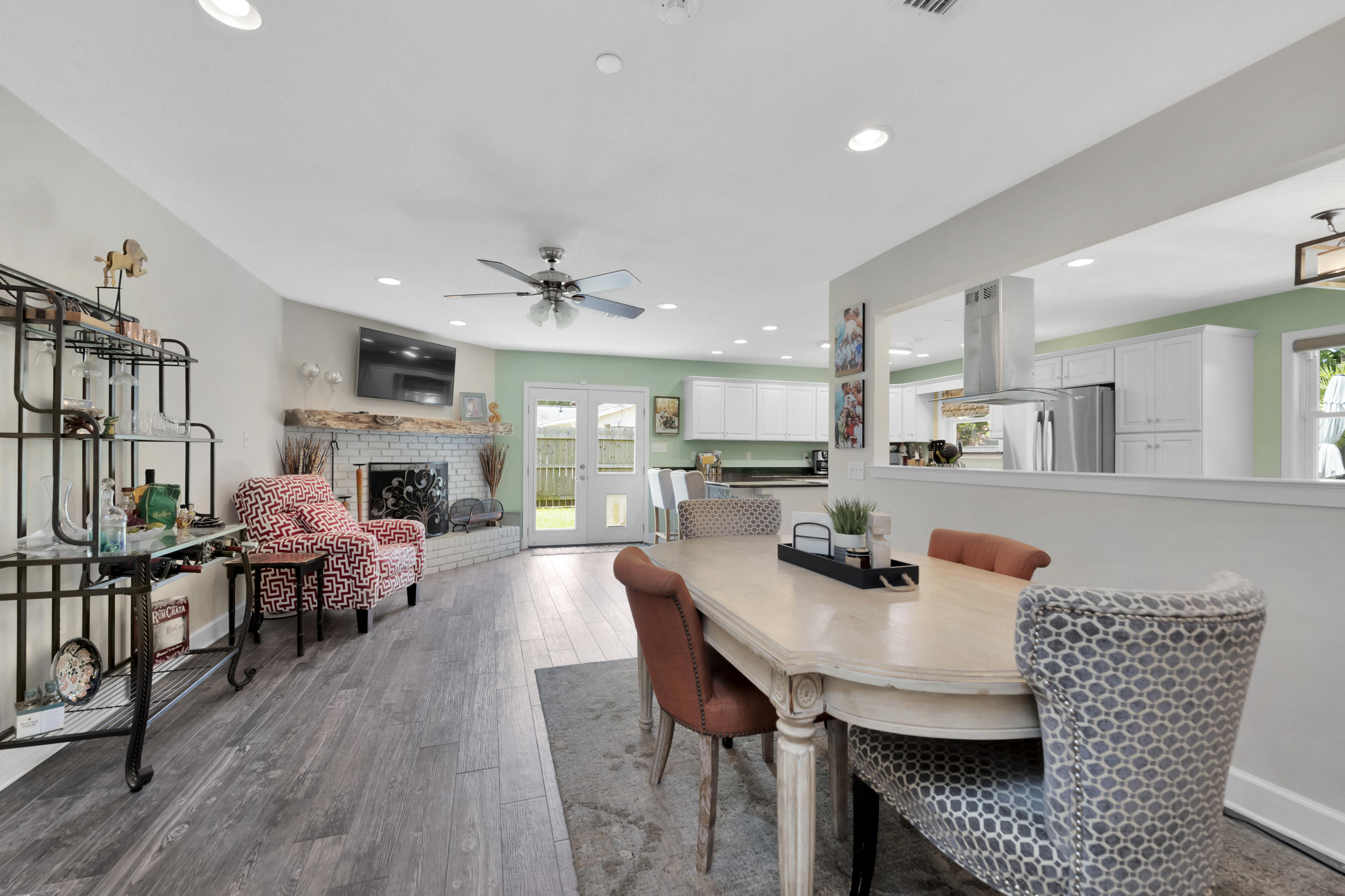 LAKE LORRAINE ESTATES 1 - Residential