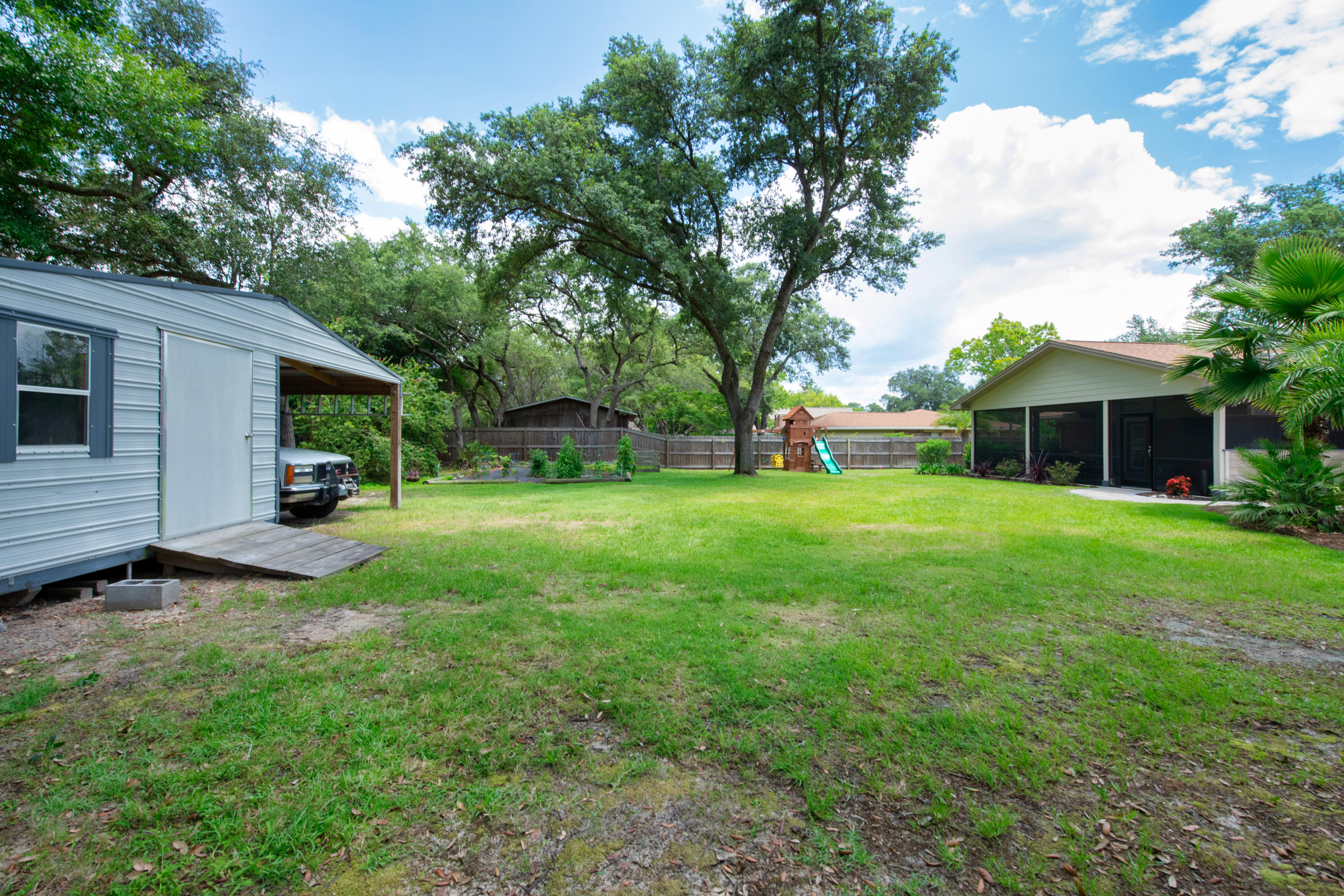 LAKE LORRAINE ESTATES 1 - Residential