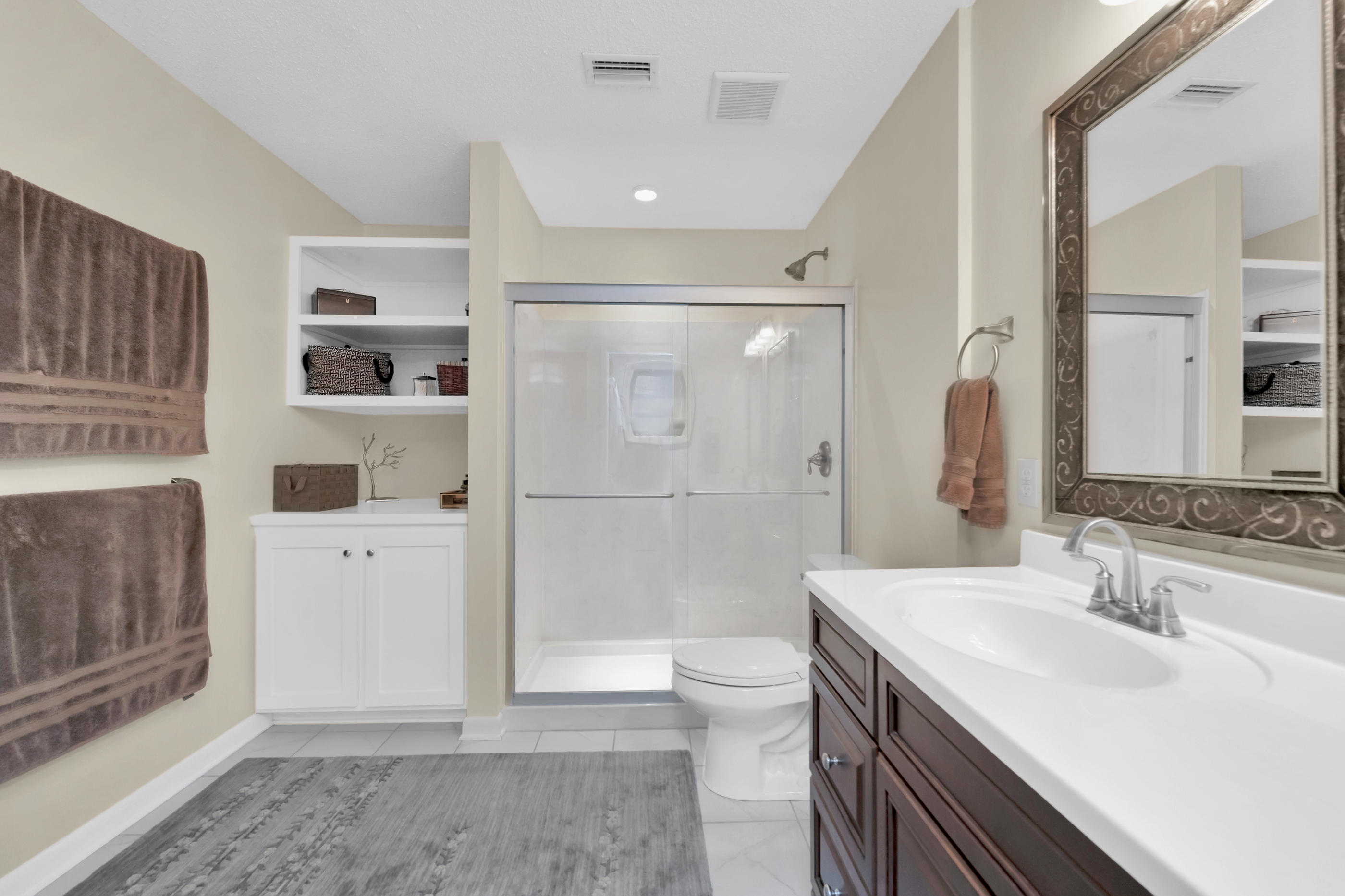 LAKE LORRAINE ESTATES 1 - Residential