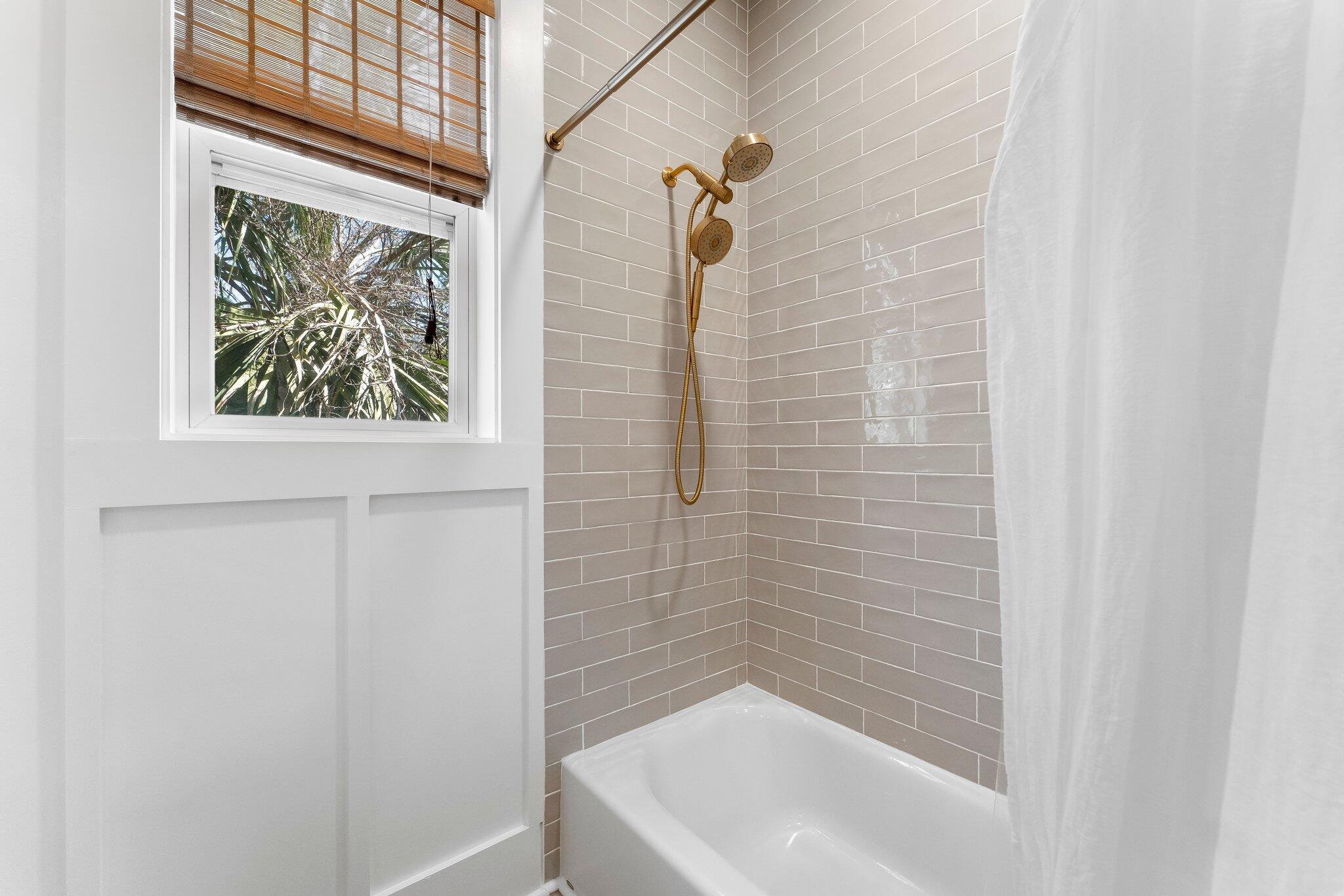 SEABREEZE 3RD ADDN - Residential