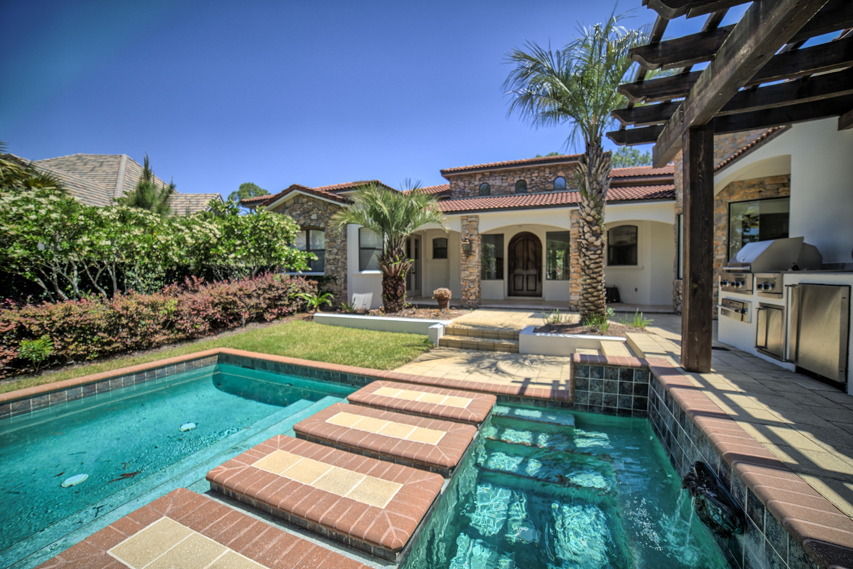 BURNT PINE - Residential