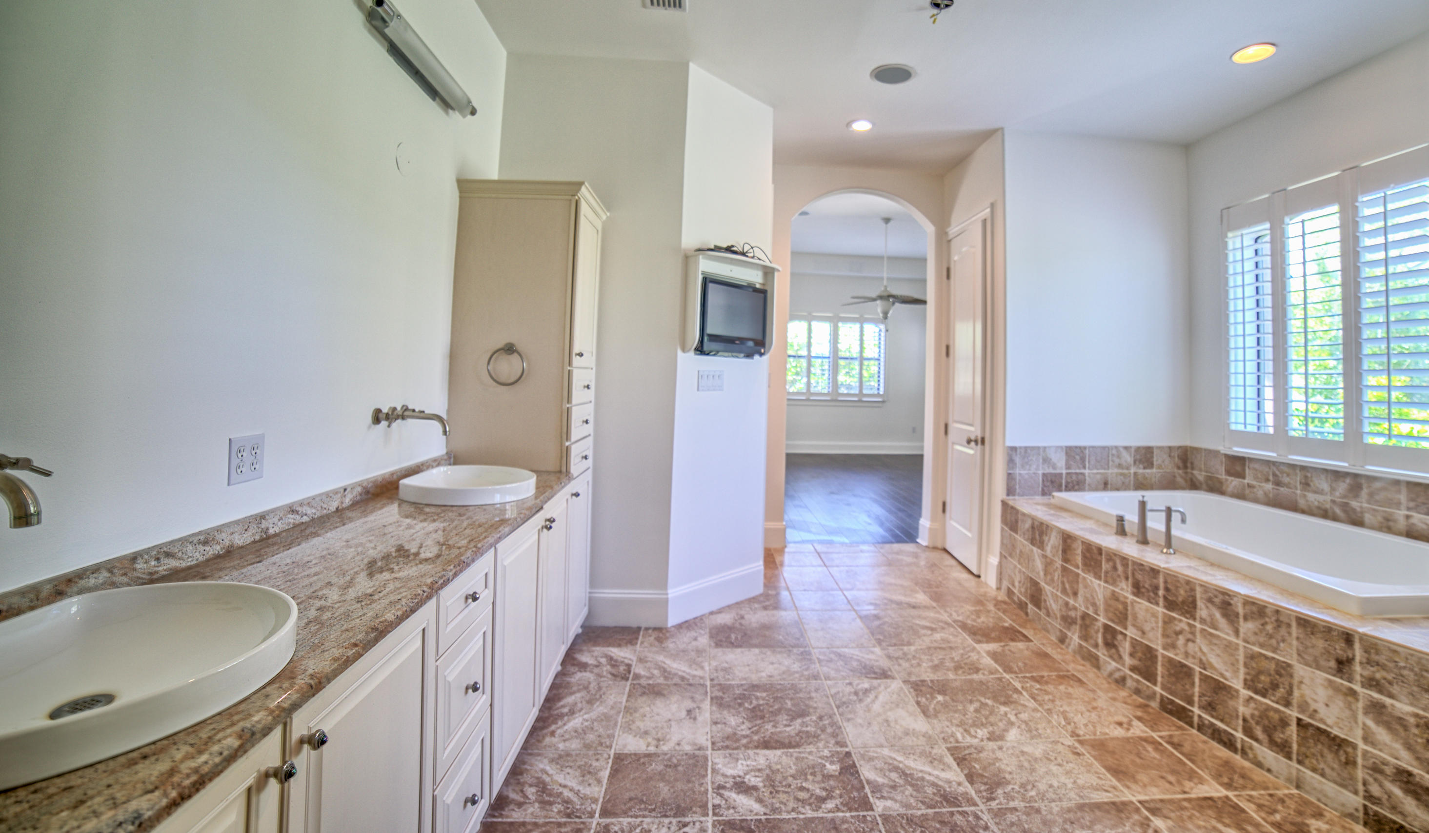 BURNT PINE - Residential