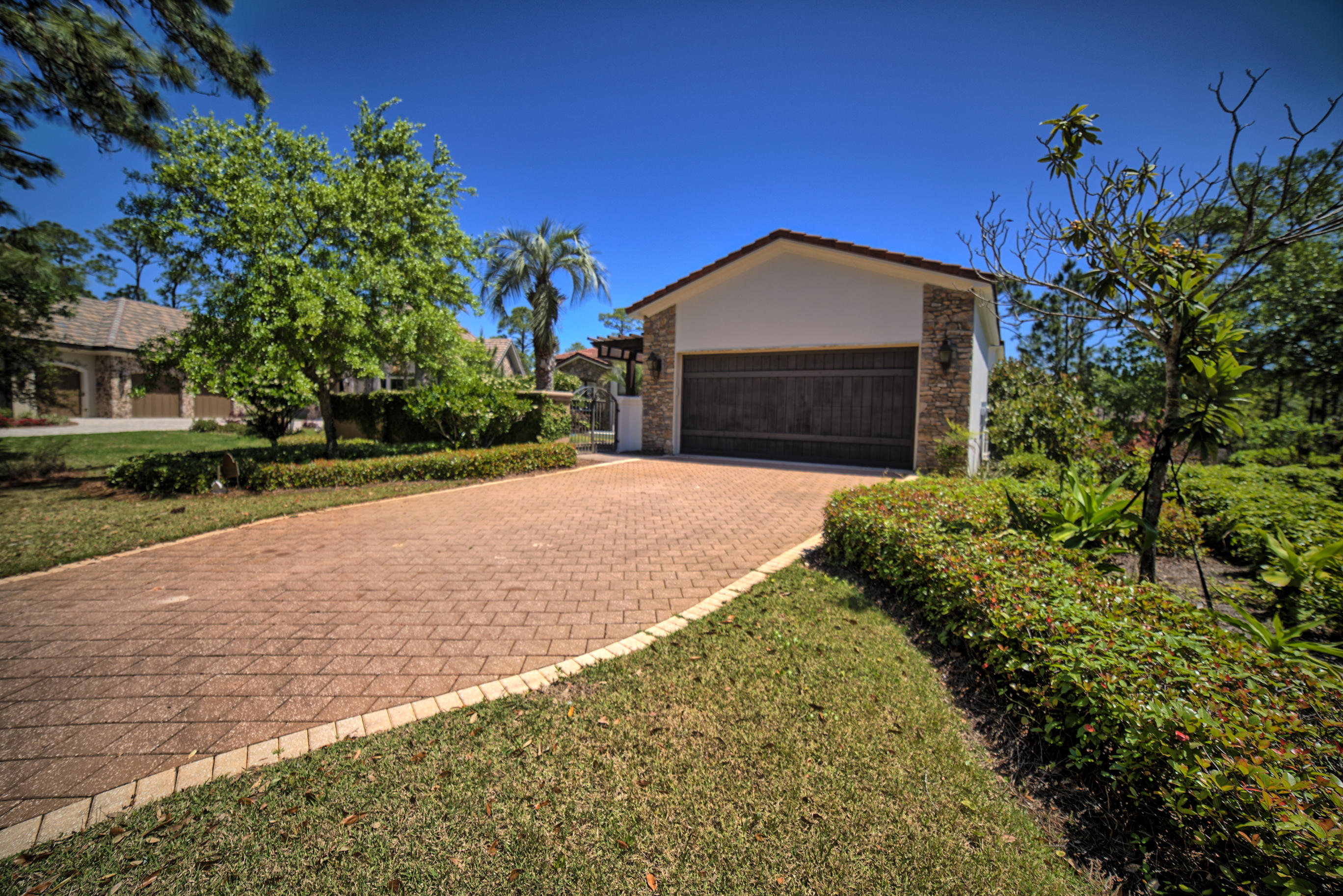 BURNT PINE - Residential