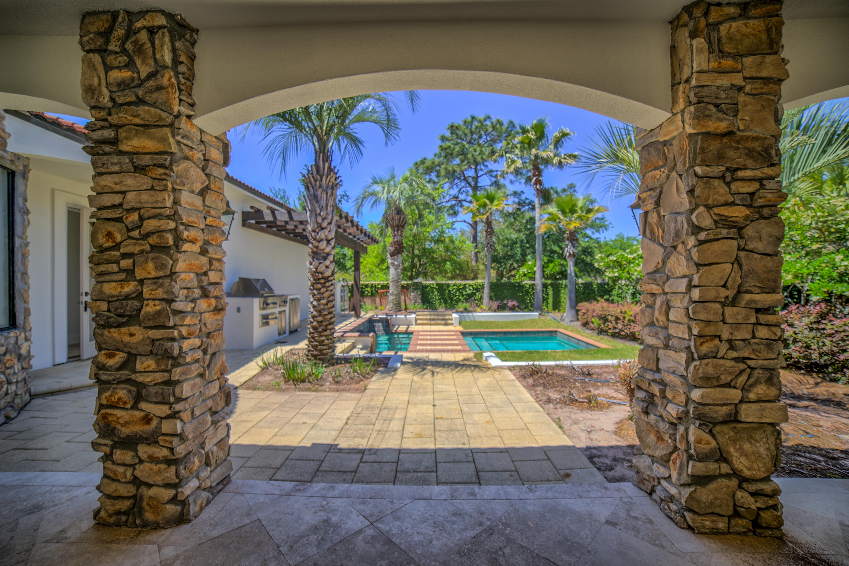 BURNT PINE - Residential