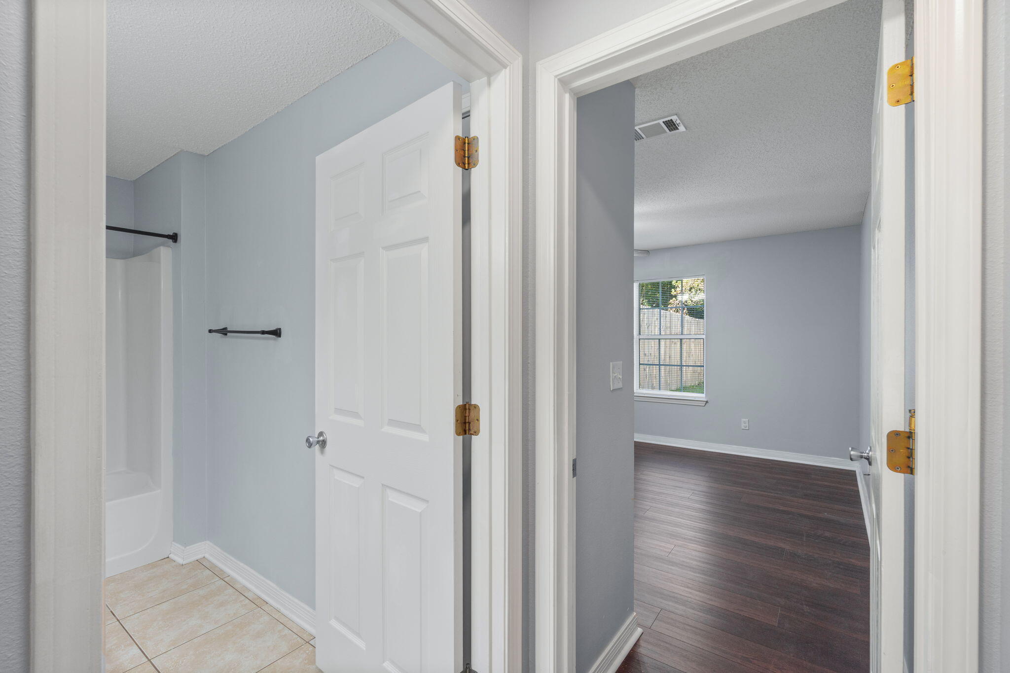 WOODLAWN HEIGHTS - Residential Lease