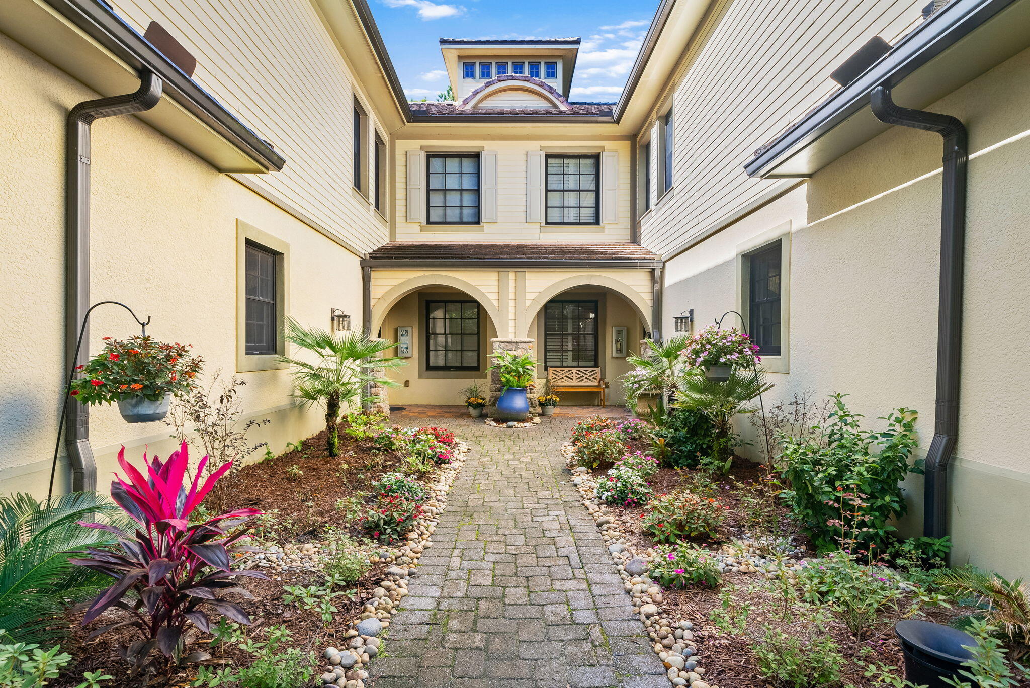 WILD HERON - CLUBSIDE II - Residential