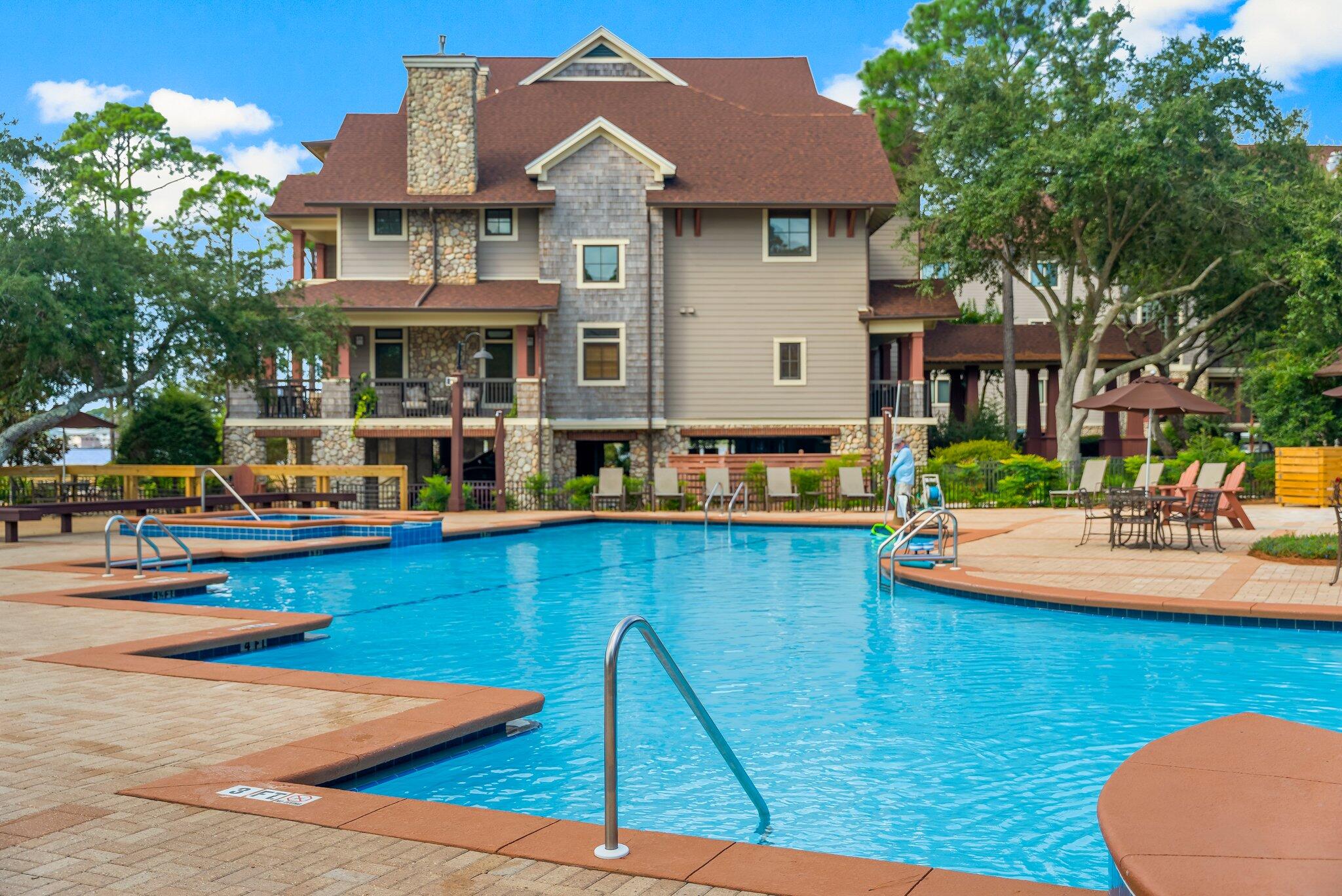 WILD HERON - CLUBSIDE II - Residential