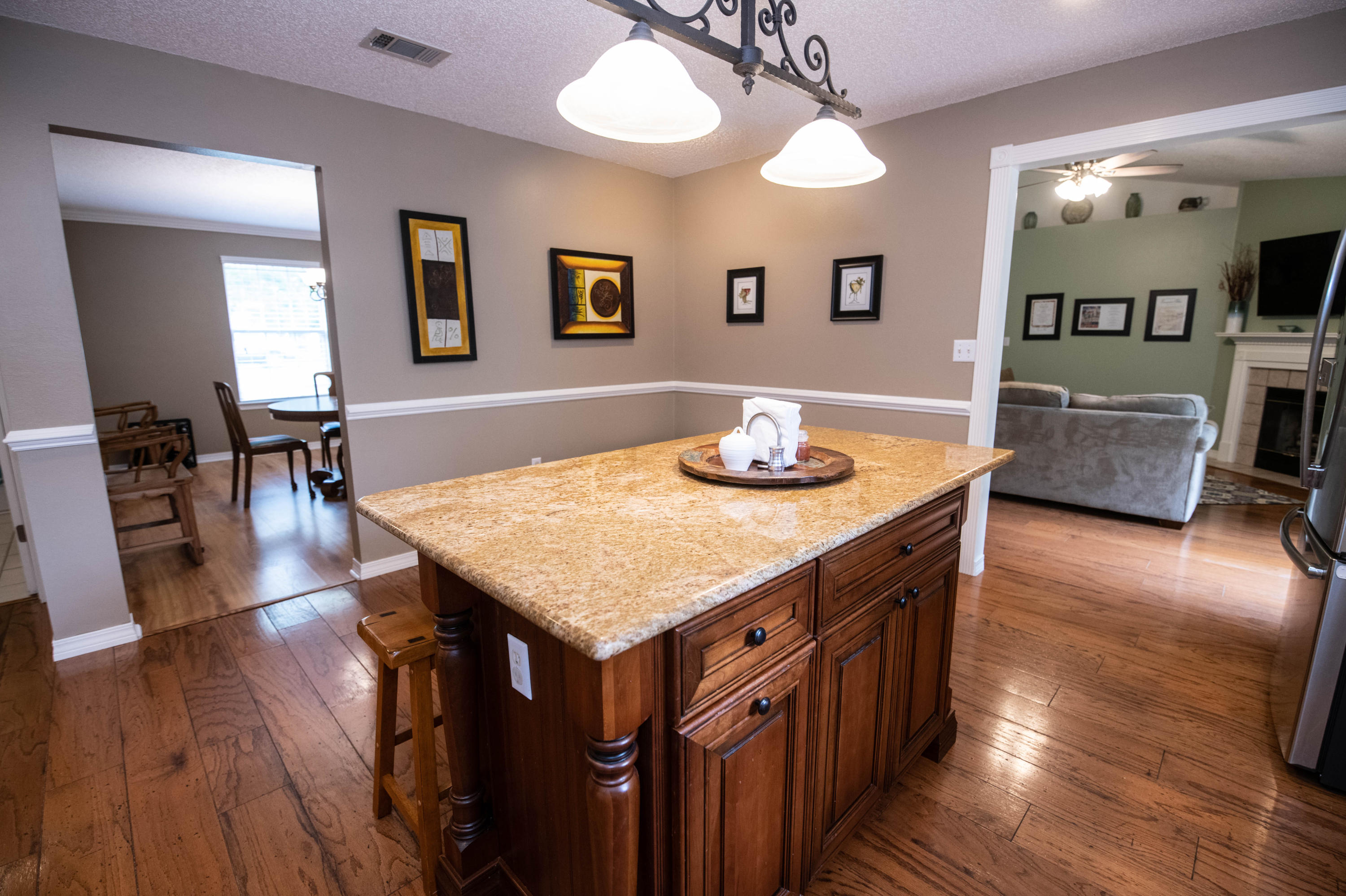 SOUTHMINSTER VILLAGE - Residential