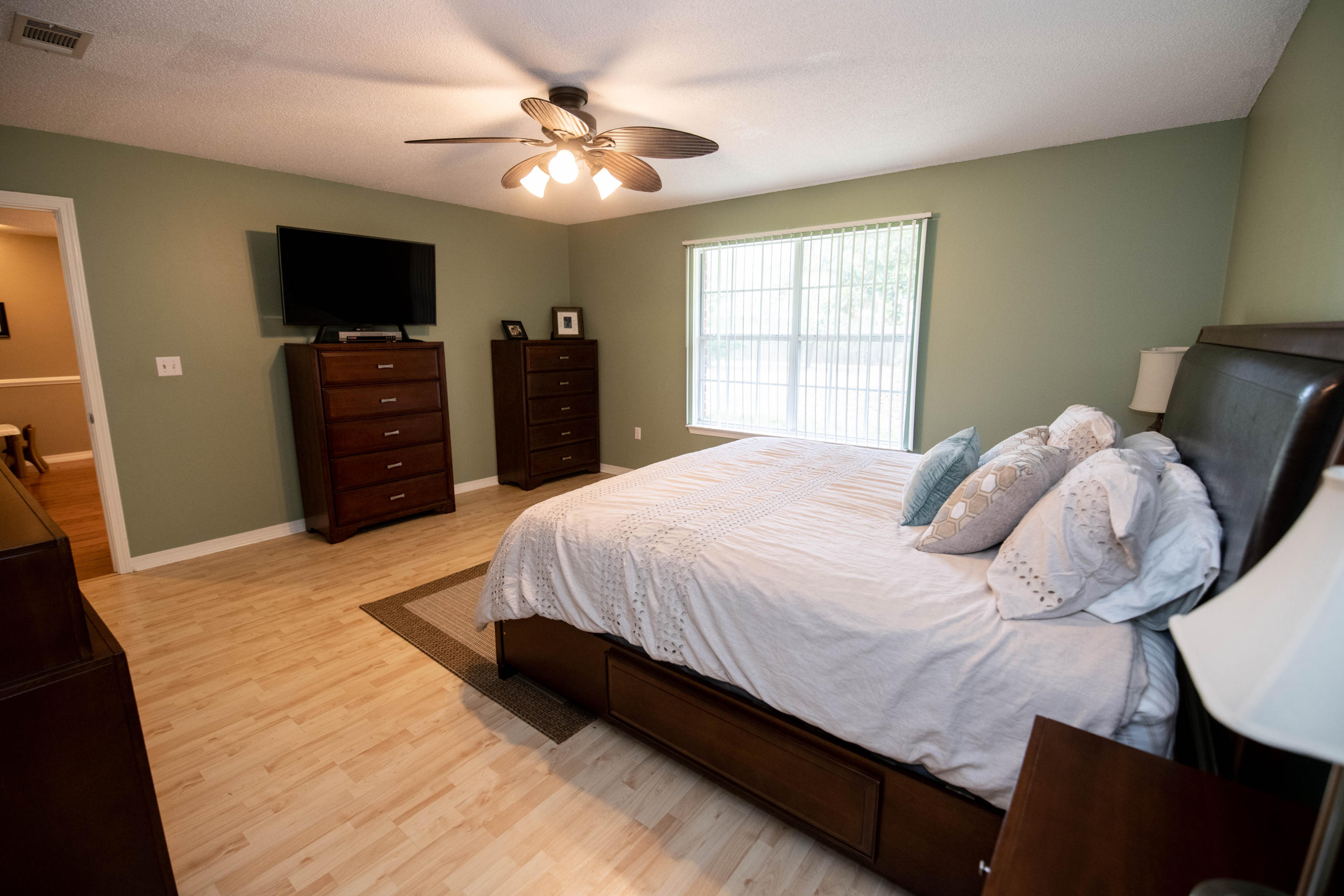 SOUTHMINSTER VILLAGE - Residential