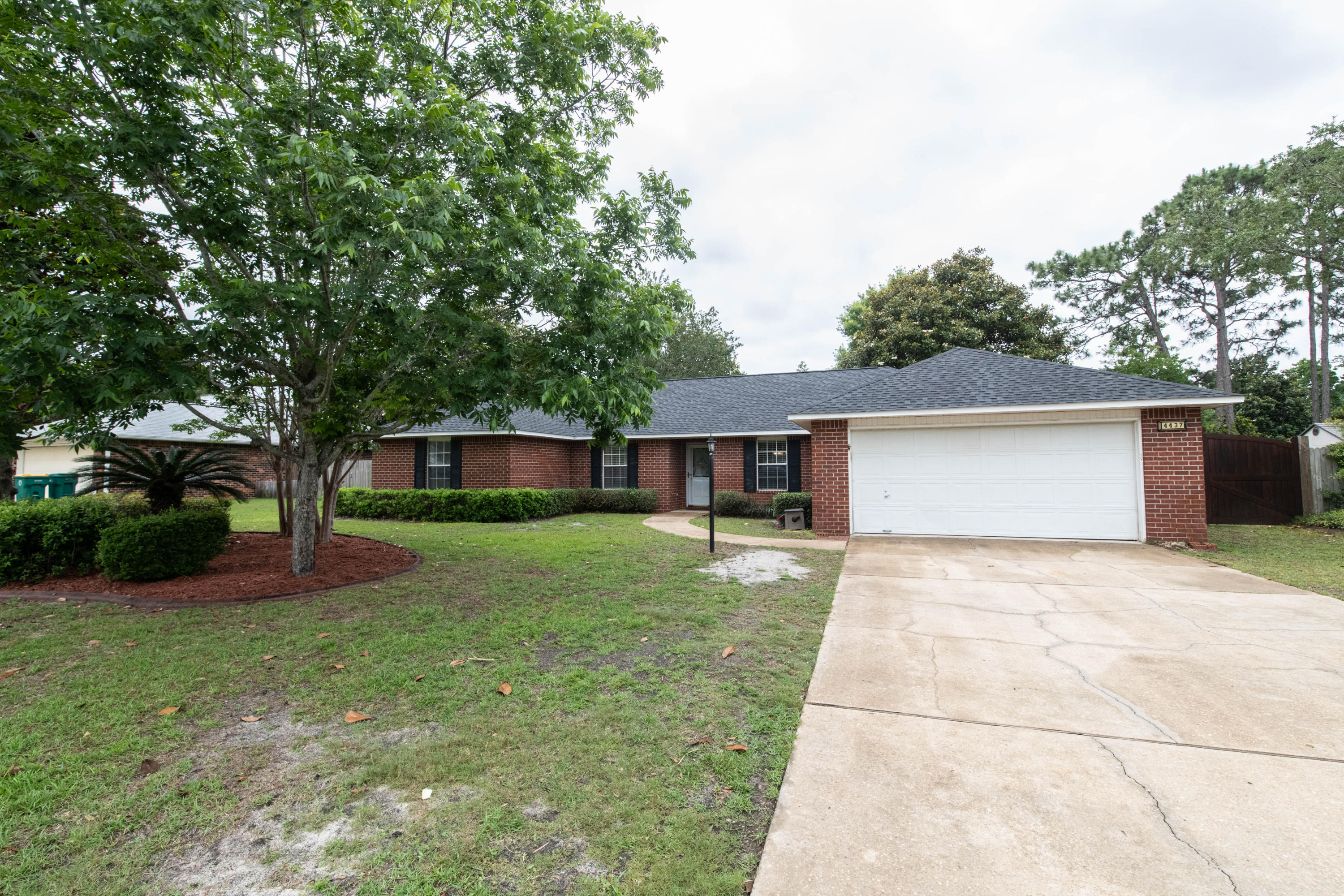 SOUTHMINSTER VILLAGE - Residential