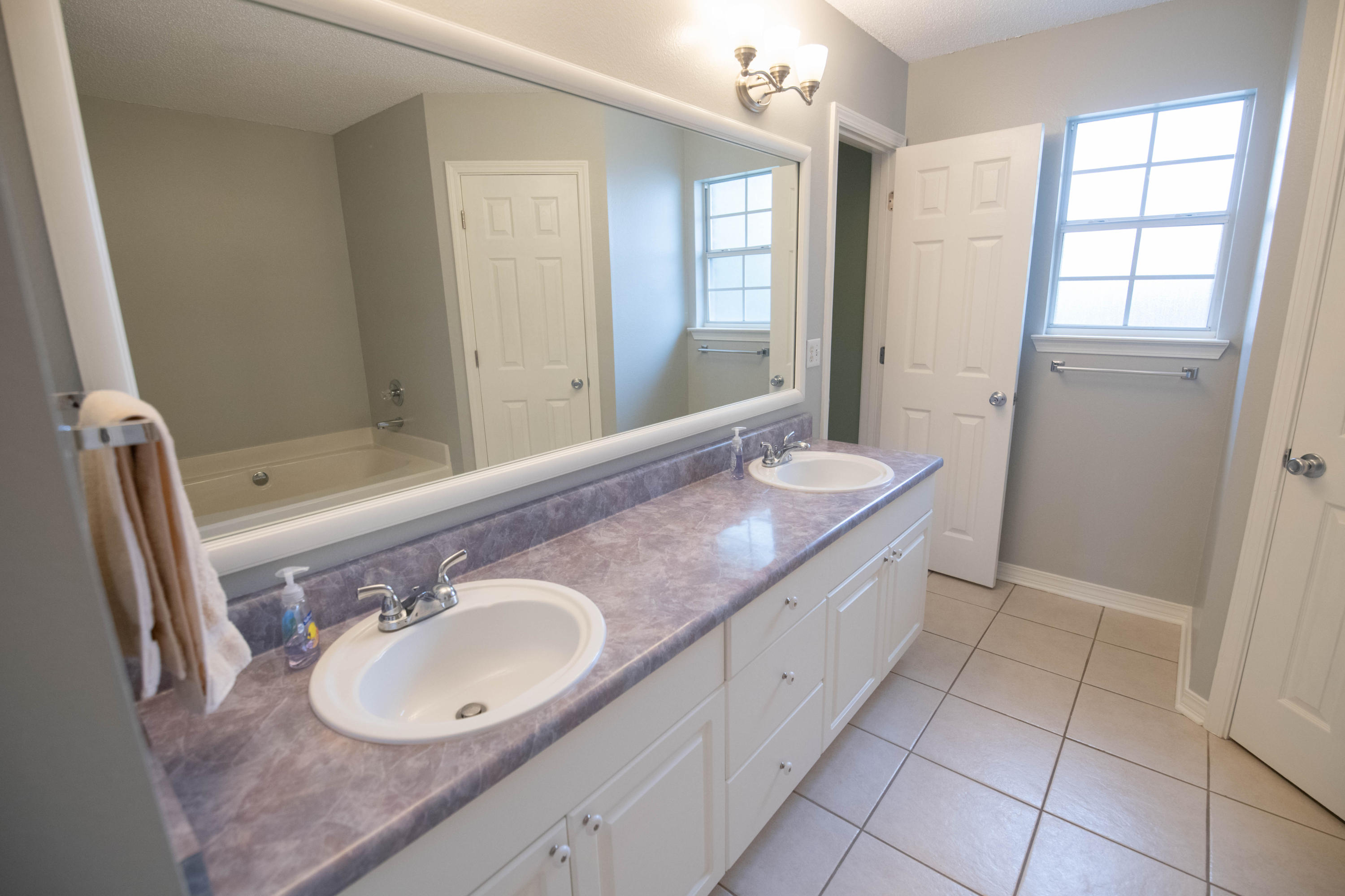 SOUTHMINSTER VILLAGE - Residential