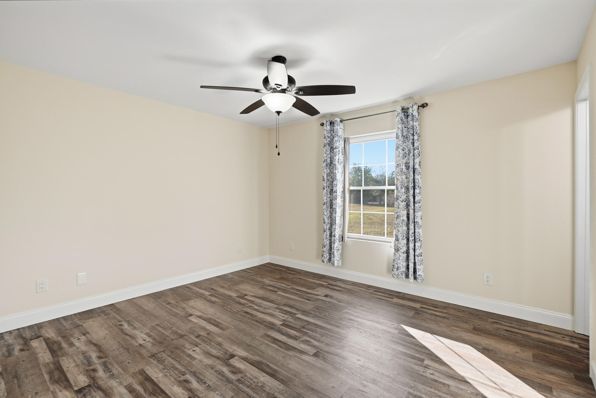 Kirkland Manor - Residential