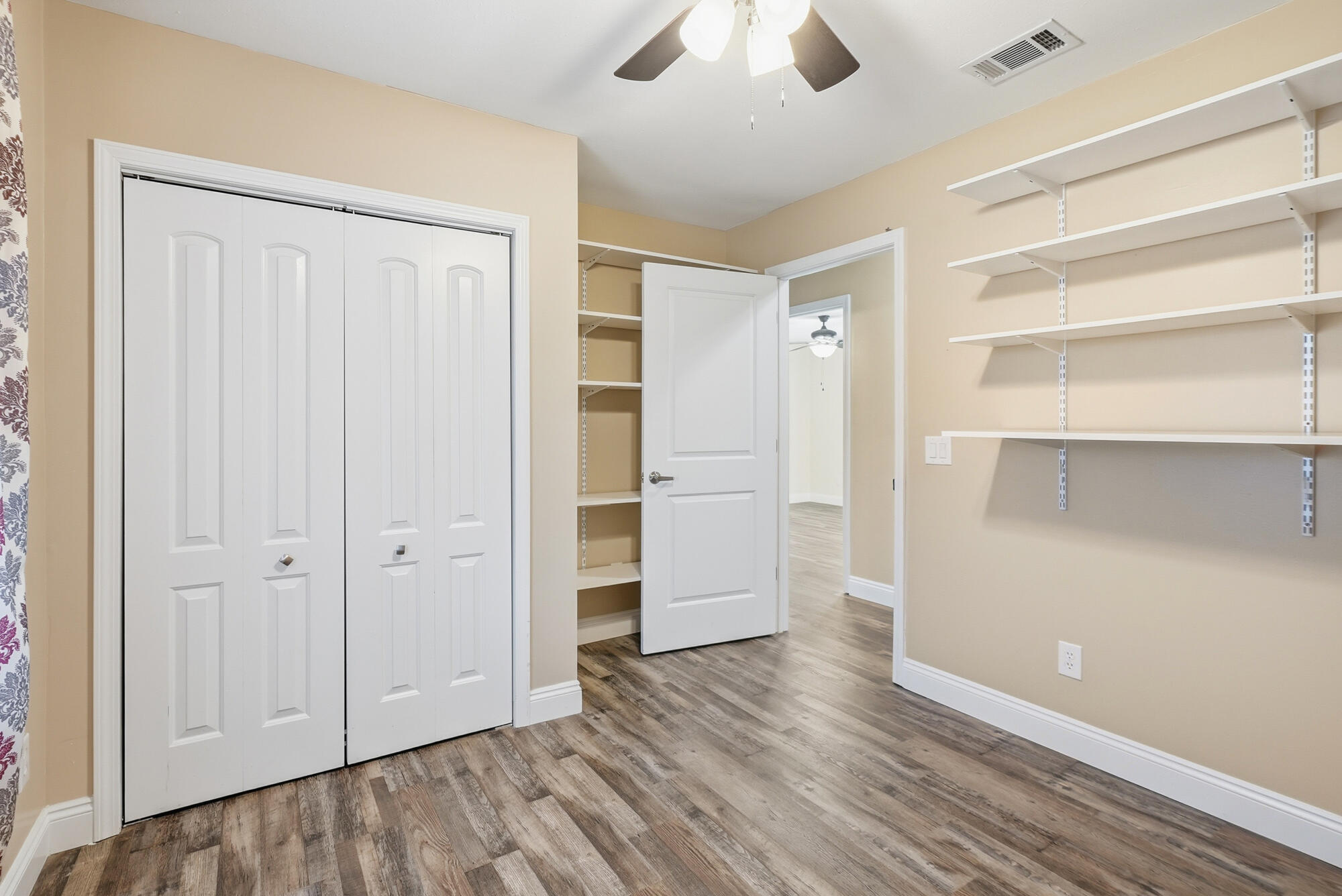 Kirkland Manor - Residential