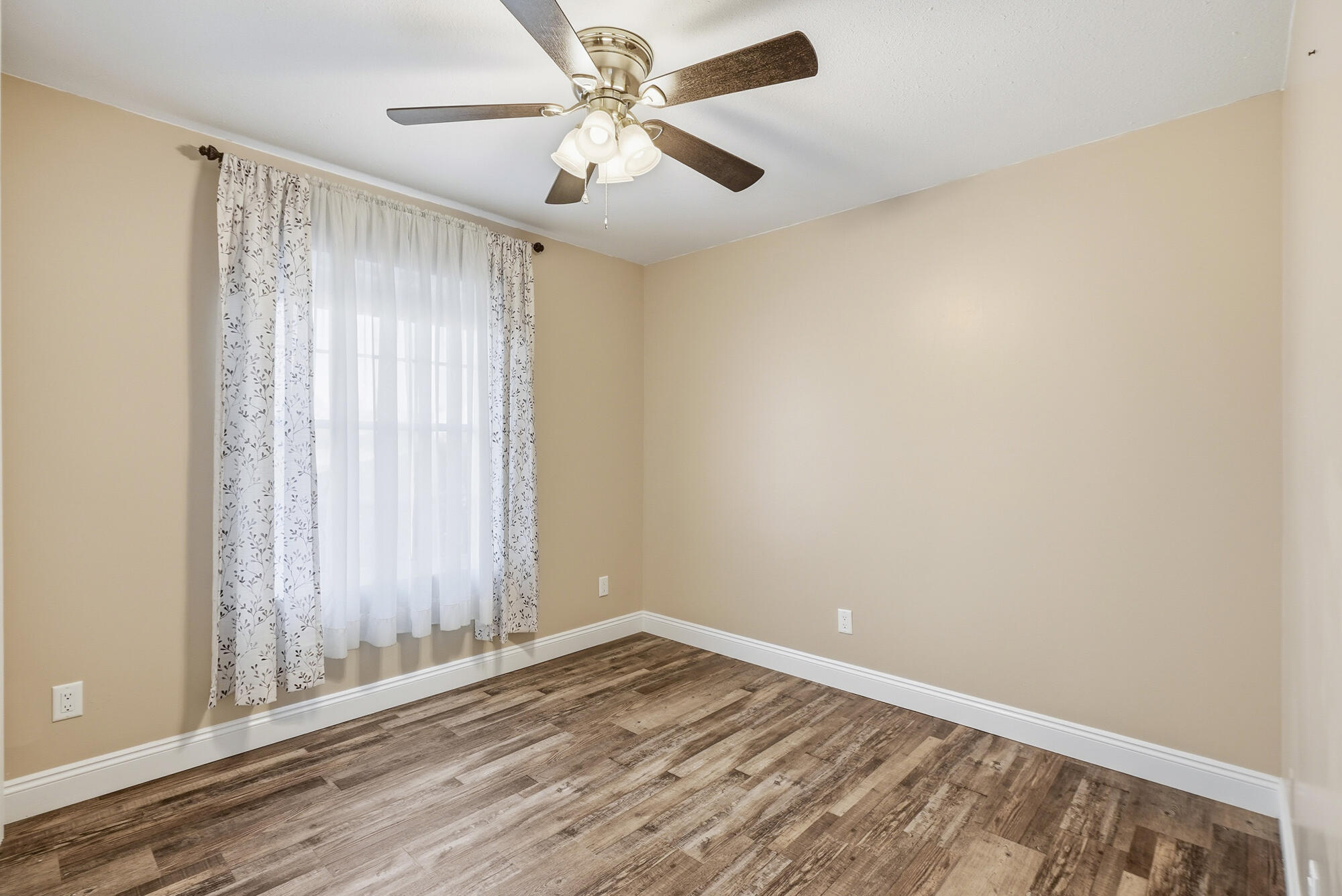 Kirkland Manor - Residential