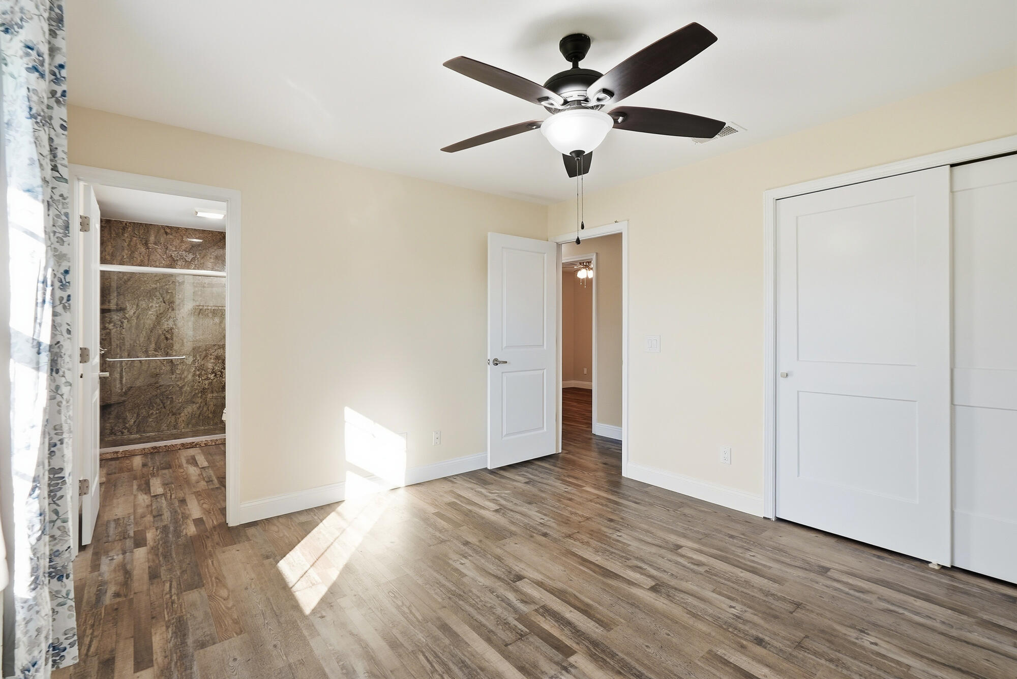 Kirkland Manor - Residential