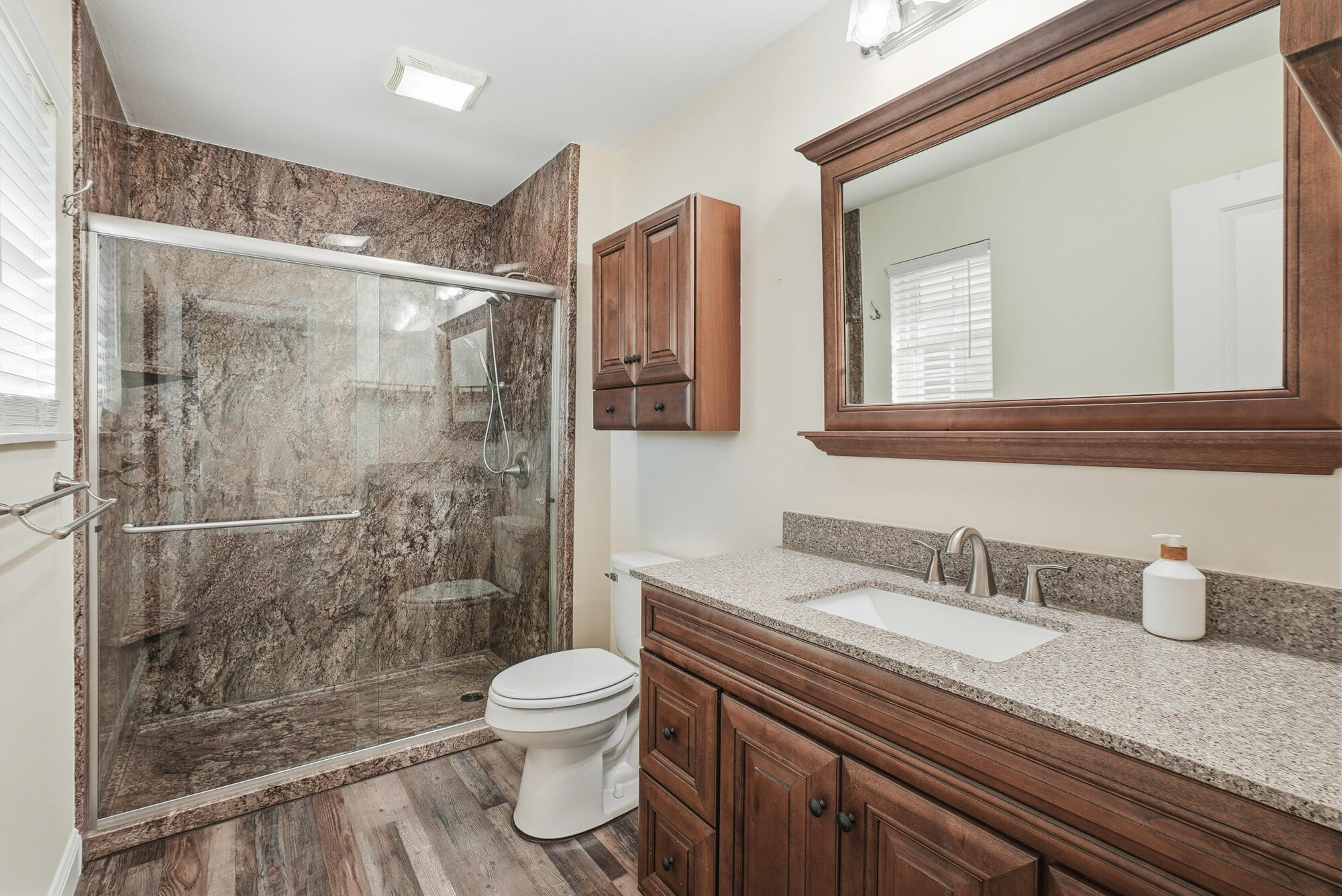 Kirkland Manor - Residential