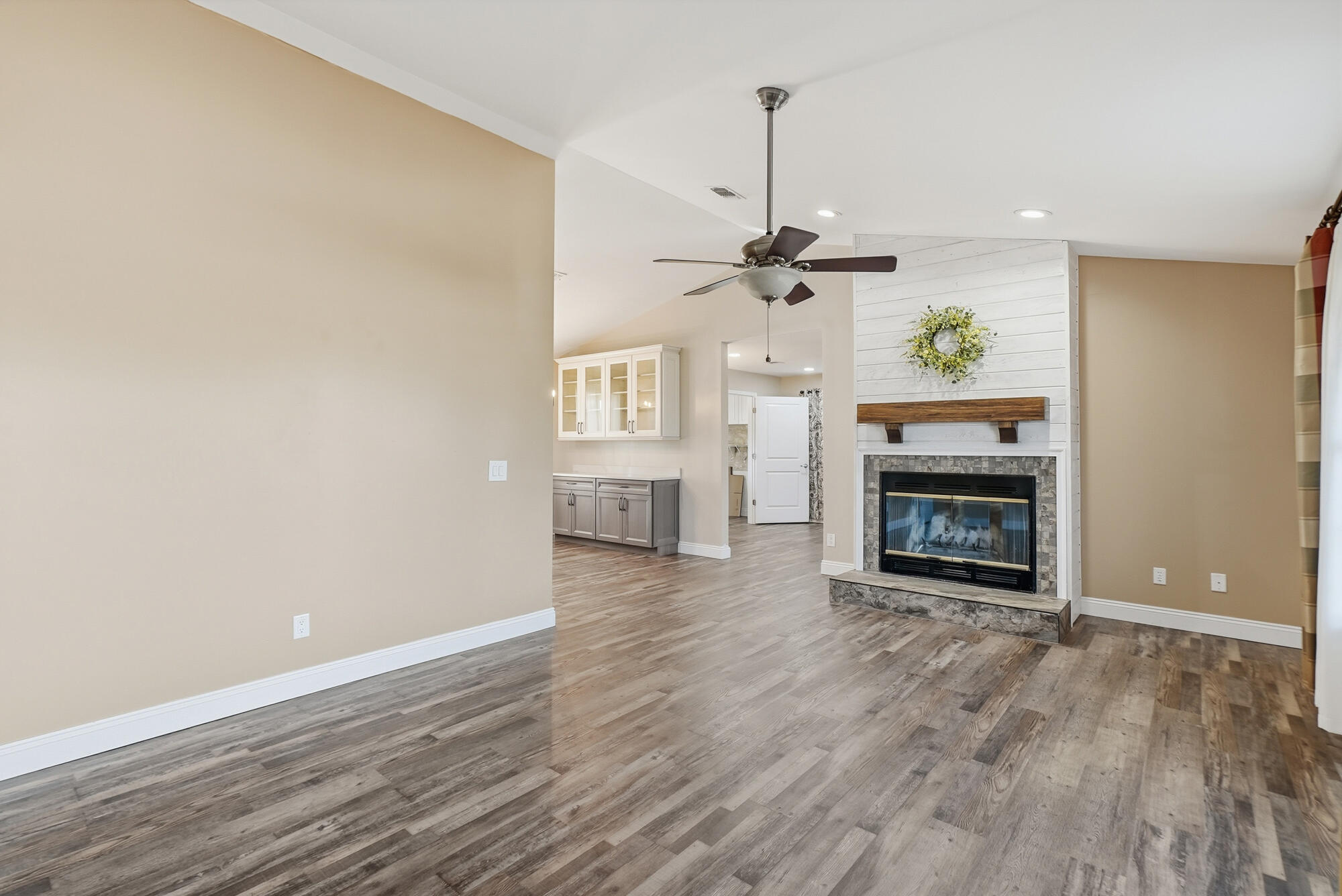 Kirkland Manor - Residential