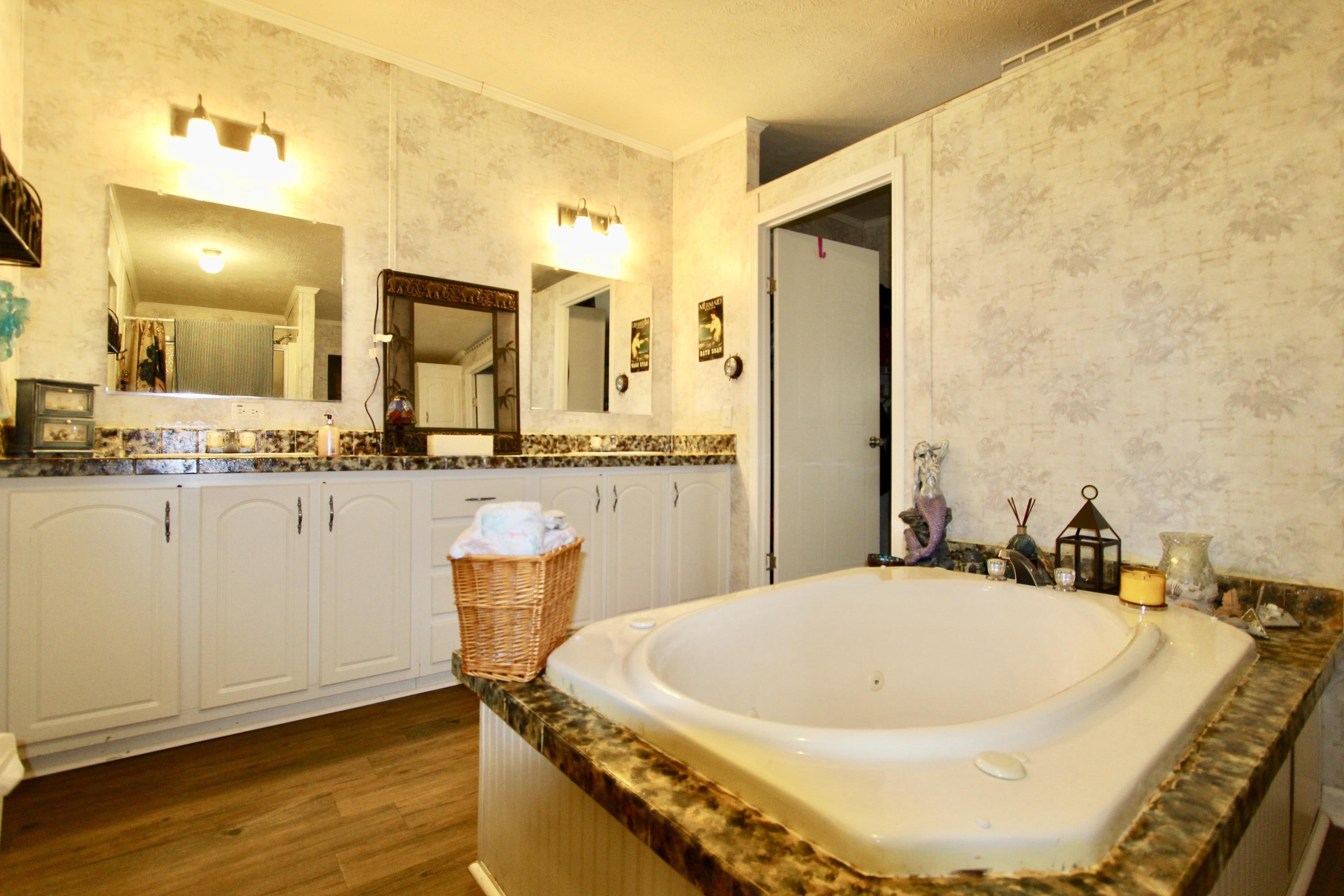 HOLLY GROVE SOUTH - Residential