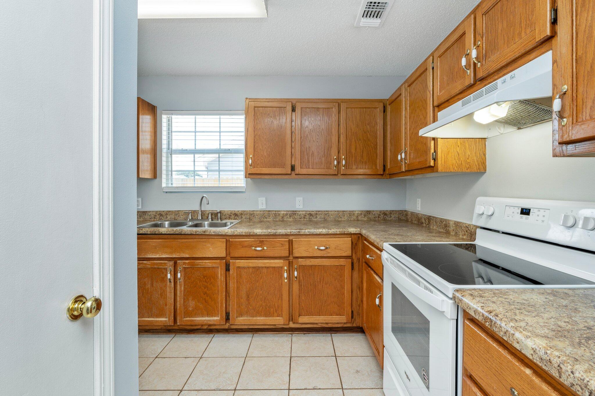 CARDINAL ESTATES - Residential Lease