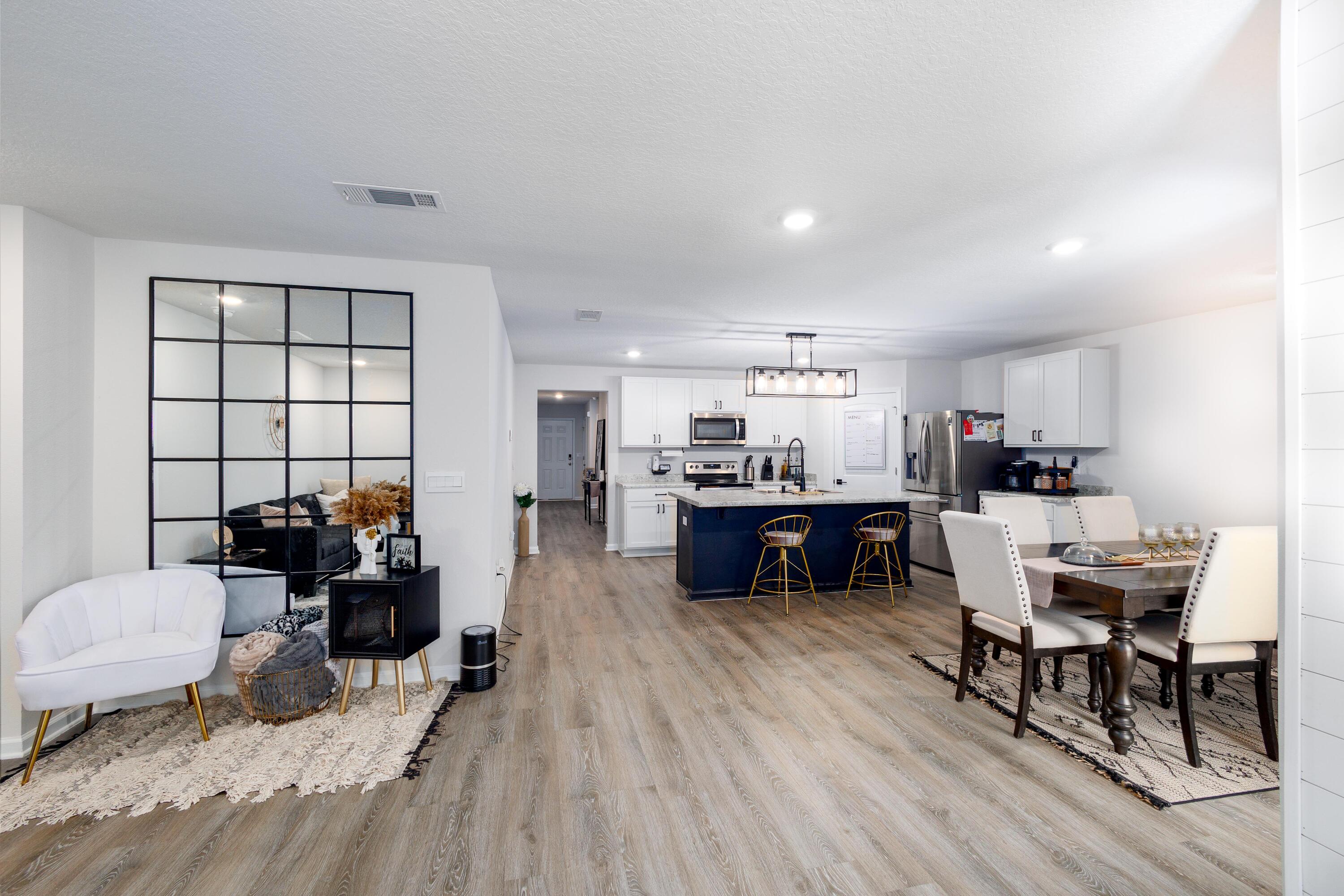 LAKERIDGE EST - Residential