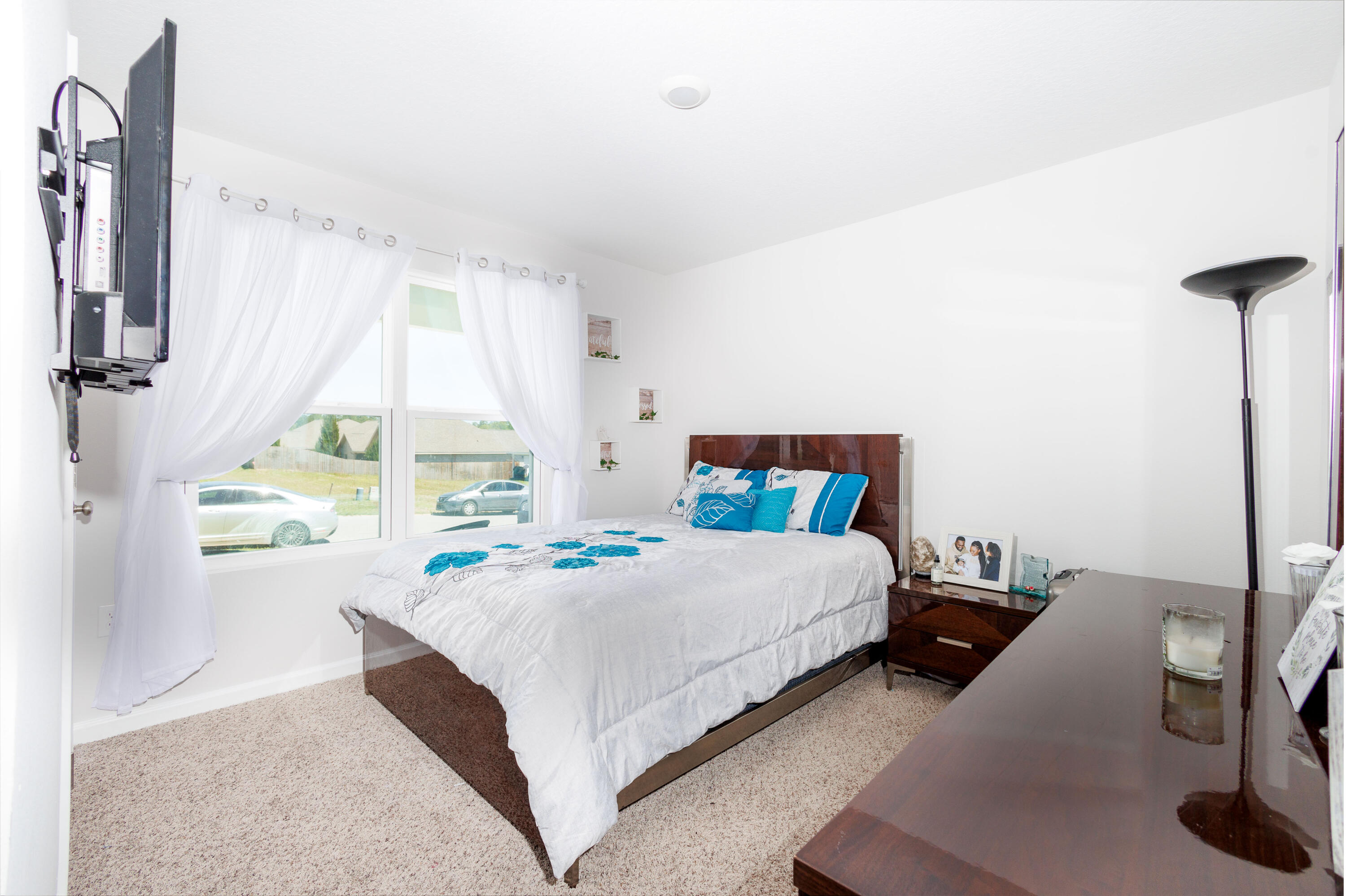 LAKERIDGE EST - Residential