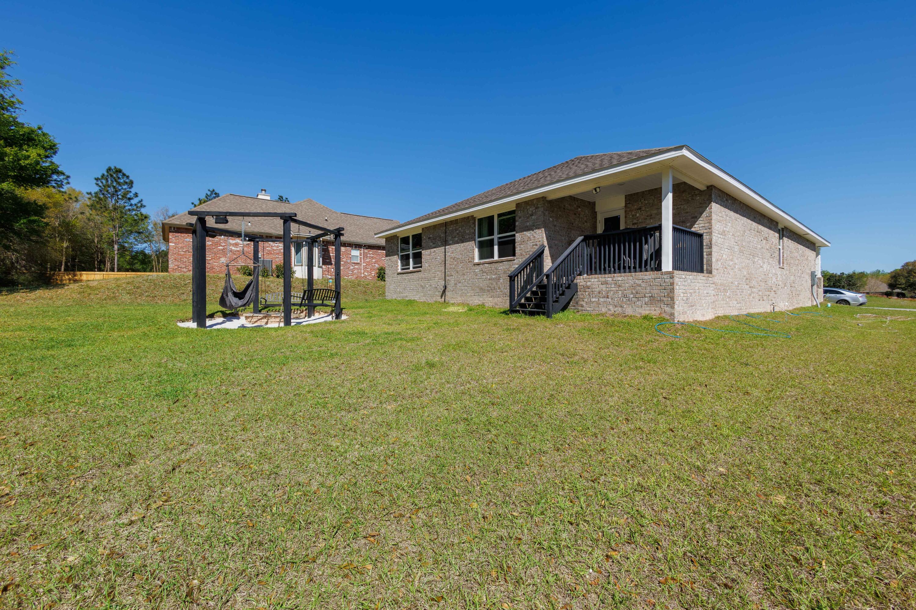 LAKERIDGE EST - Residential