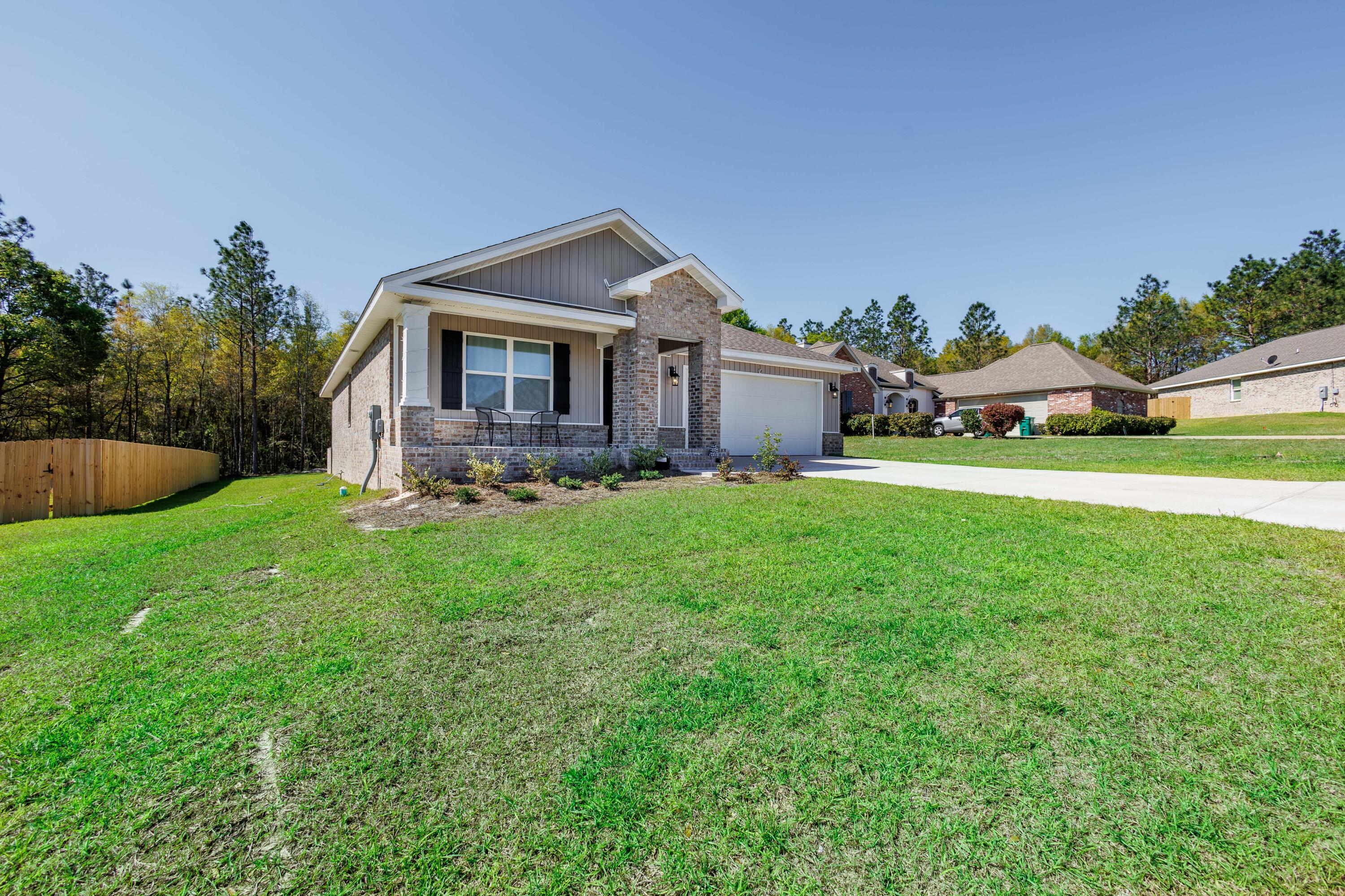 LAKERIDGE EST - Residential