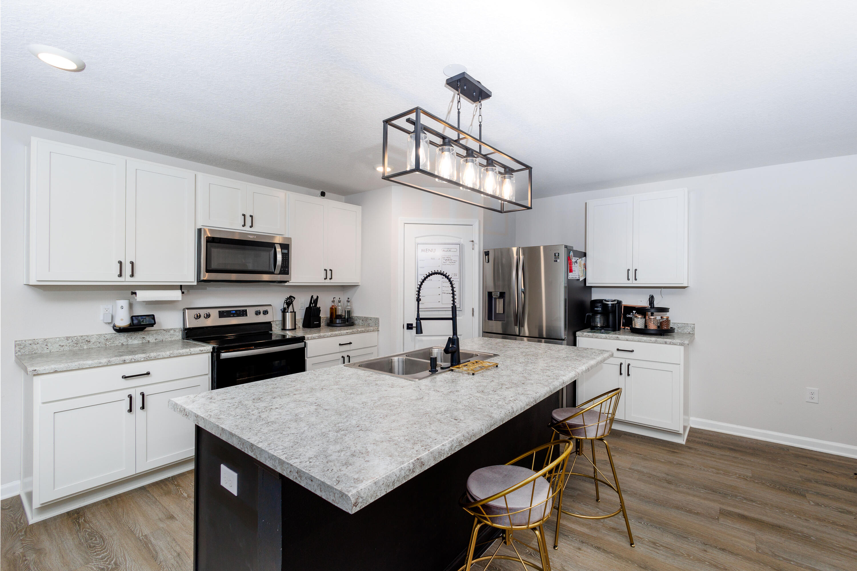 LAKERIDGE EST - Residential