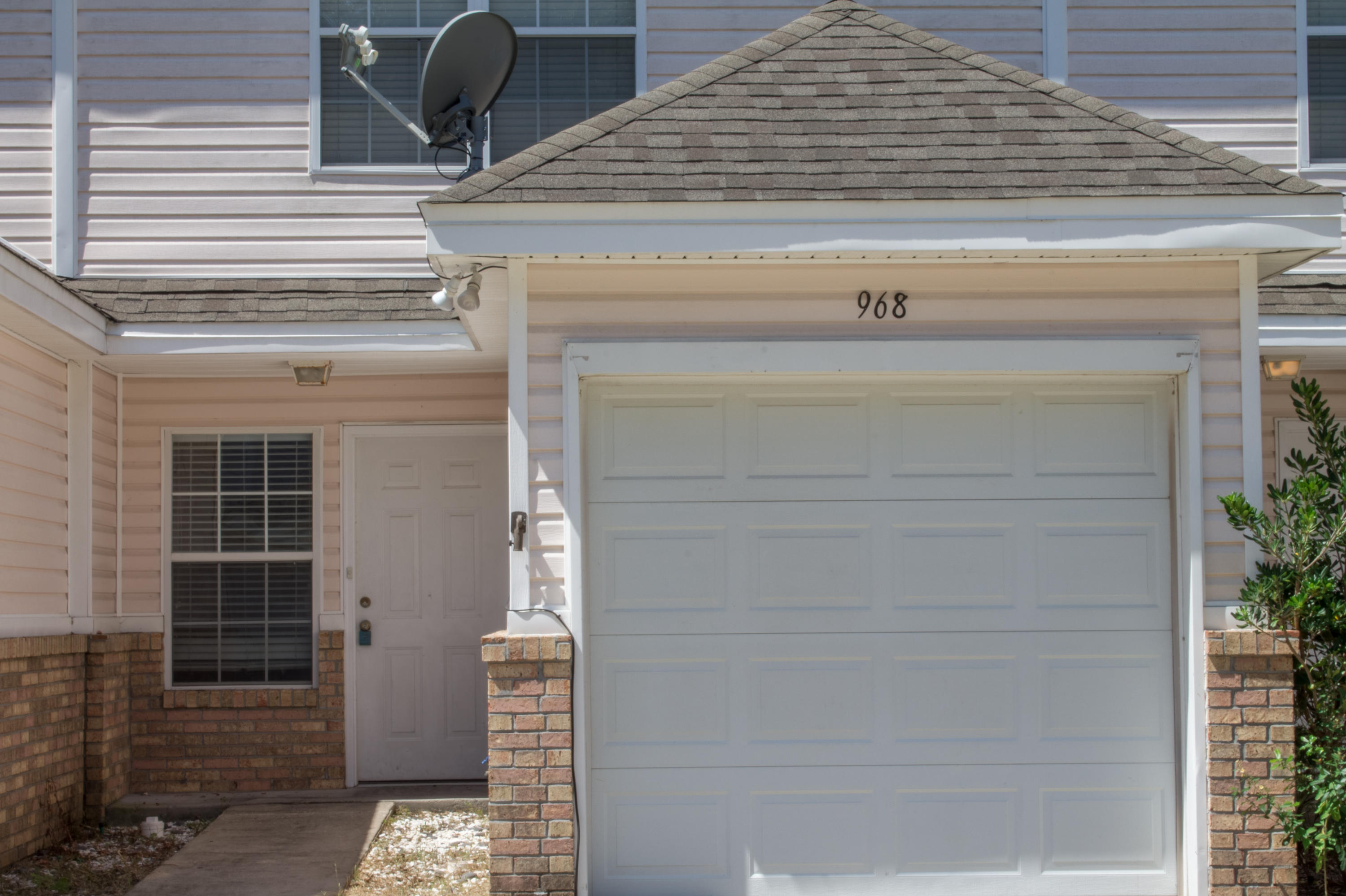 OAK PARK TOWNHOMES - Residential