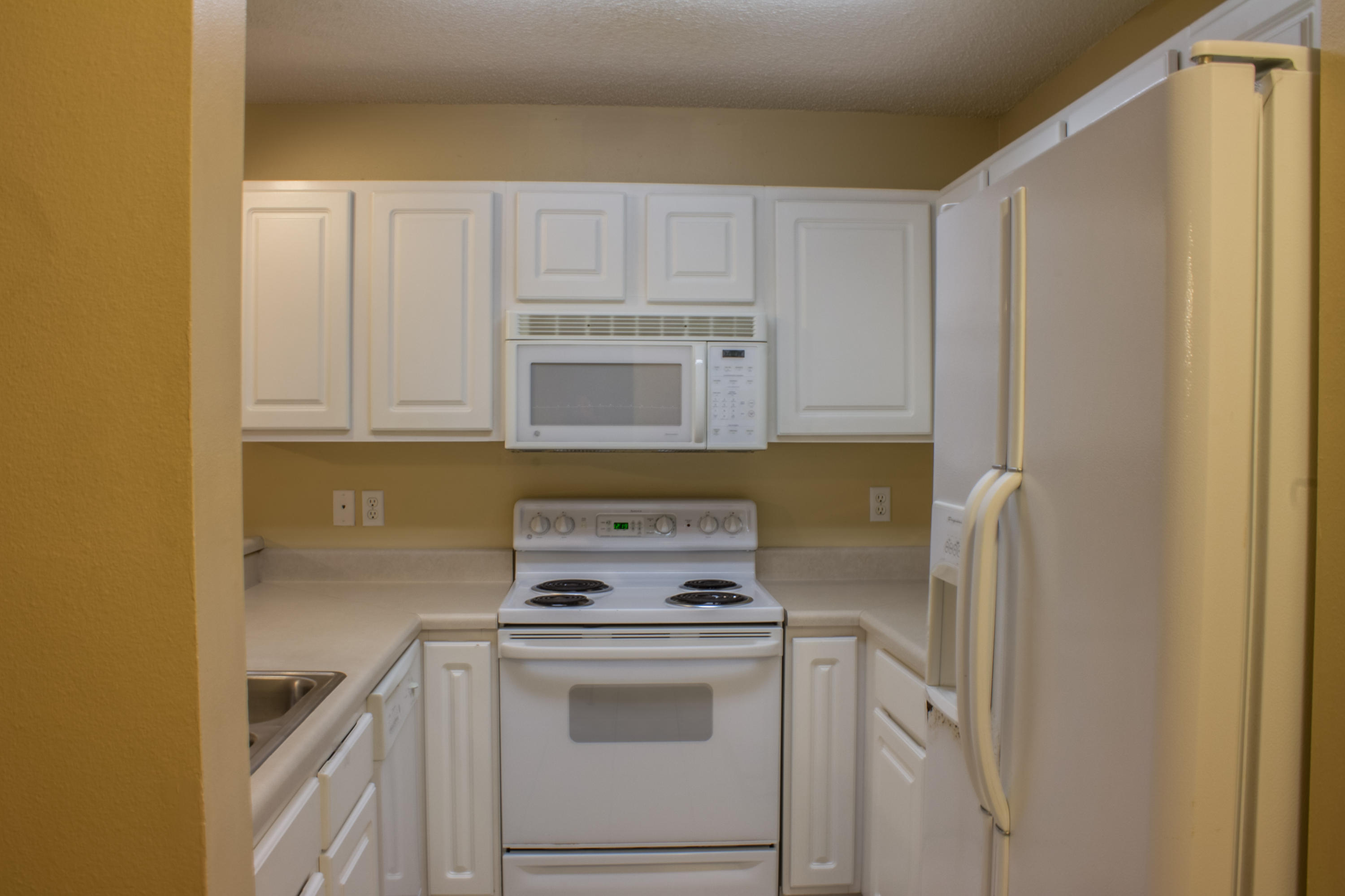 OAK PARK TOWNHOMES - Residential