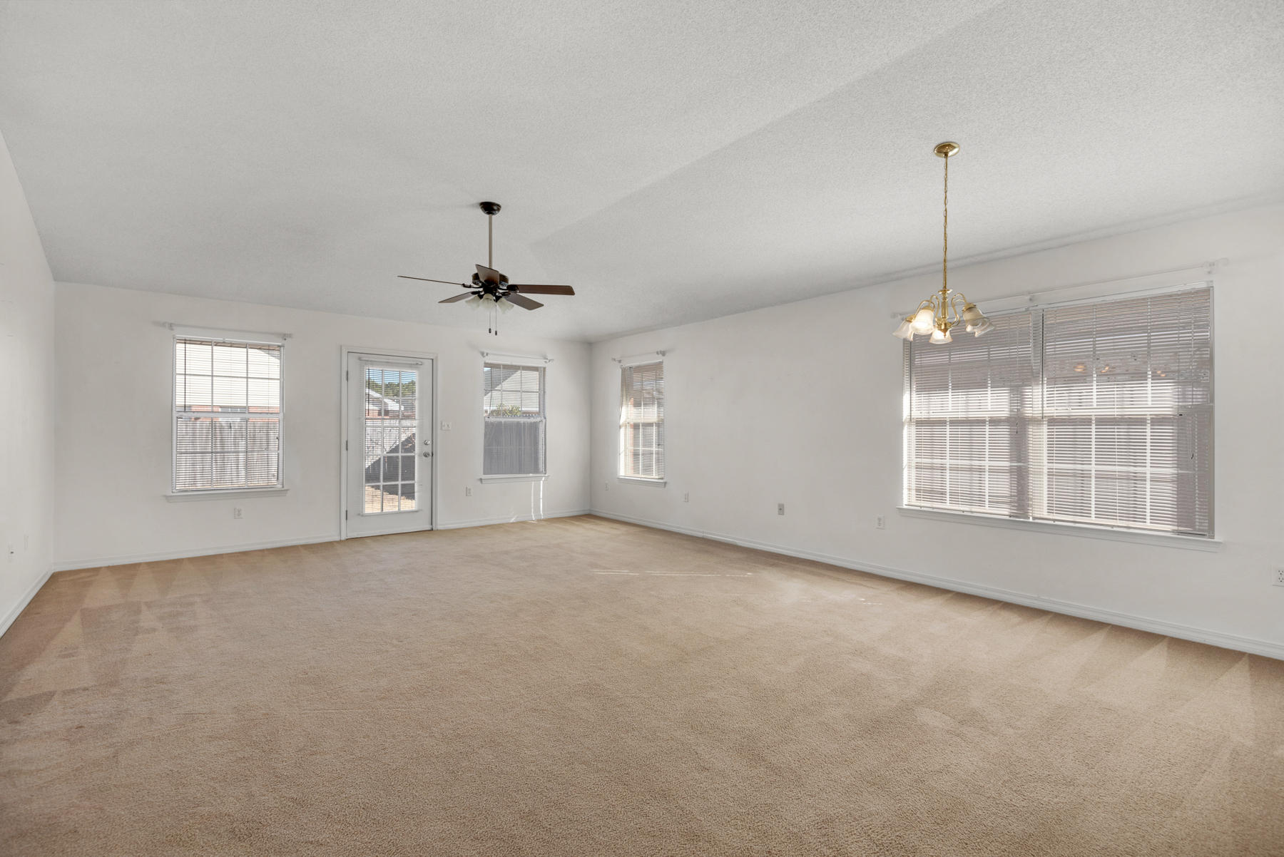 EMERALD VILLAGE S/D - Residential