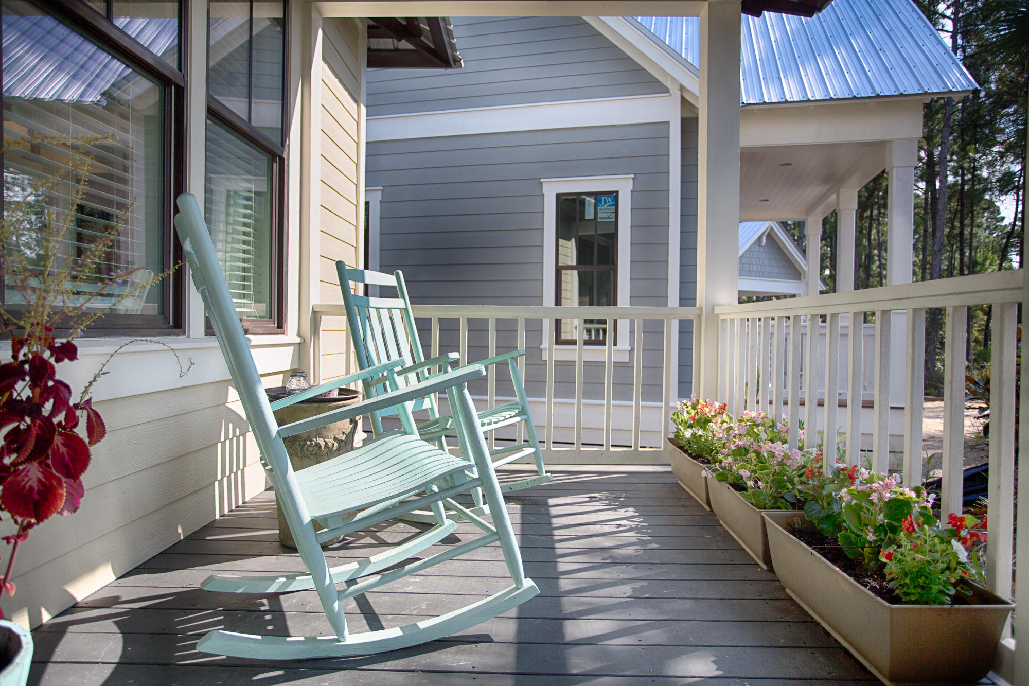 COTTAGES AT EASTERN LAKE - Residential
