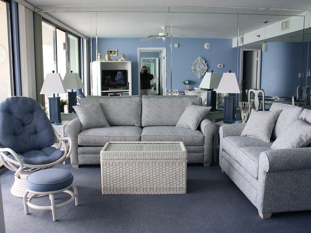 ONE SEAGROVE PLACE CONDOMINIUMS - Residential