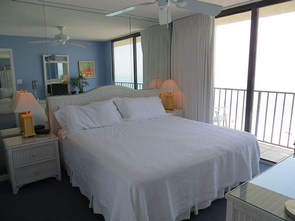 ONE SEAGROVE PLACE CONDOMINIUMS - Residential