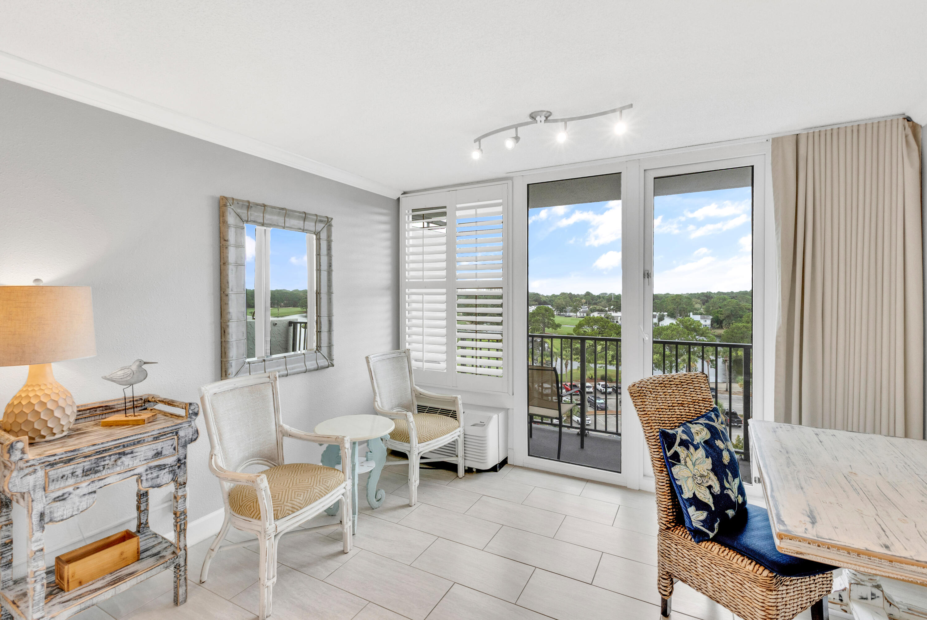 BAYSIDE CONDO SANDESTIN - Residential